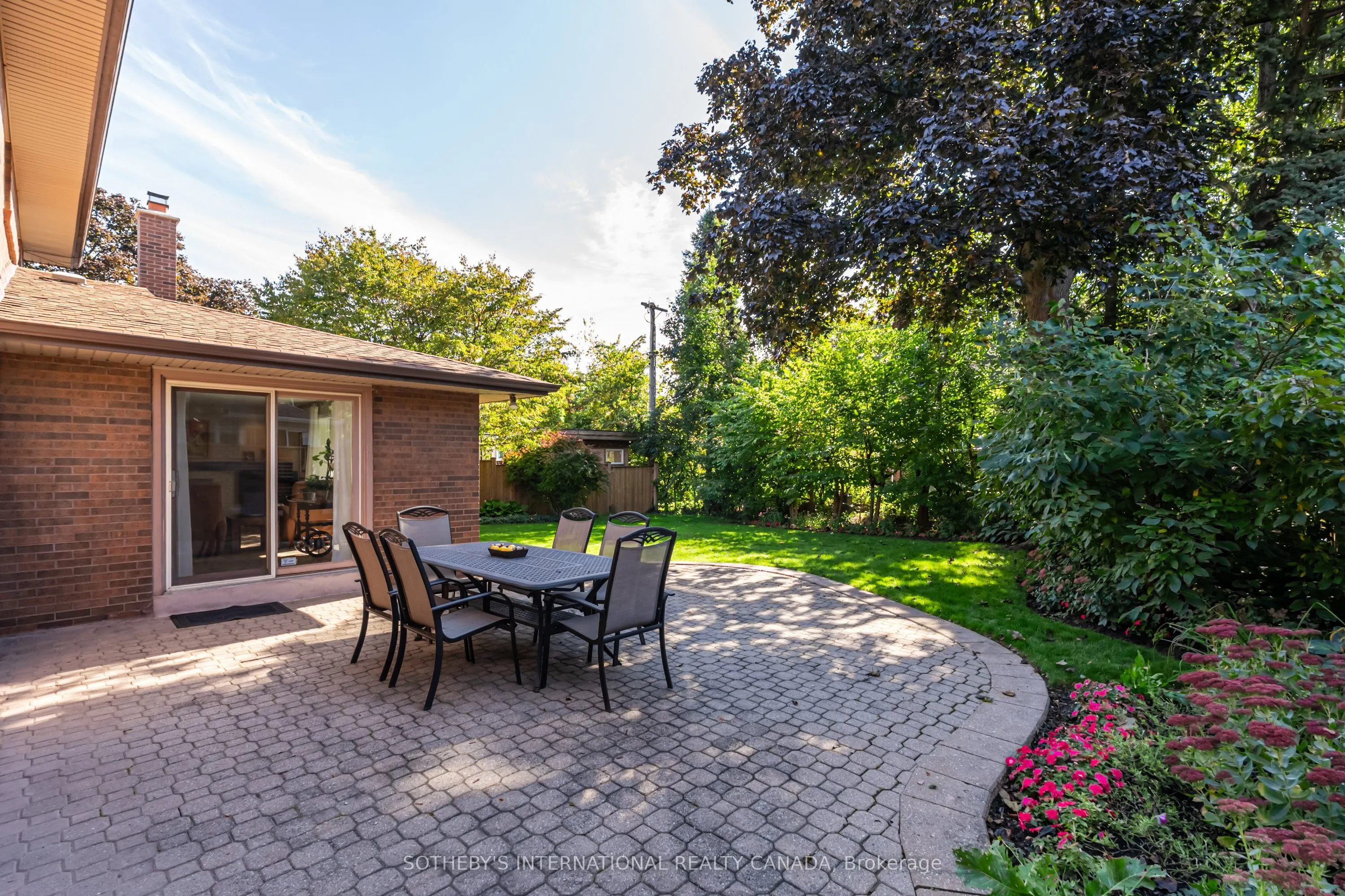 6 Courtsfield Crescent