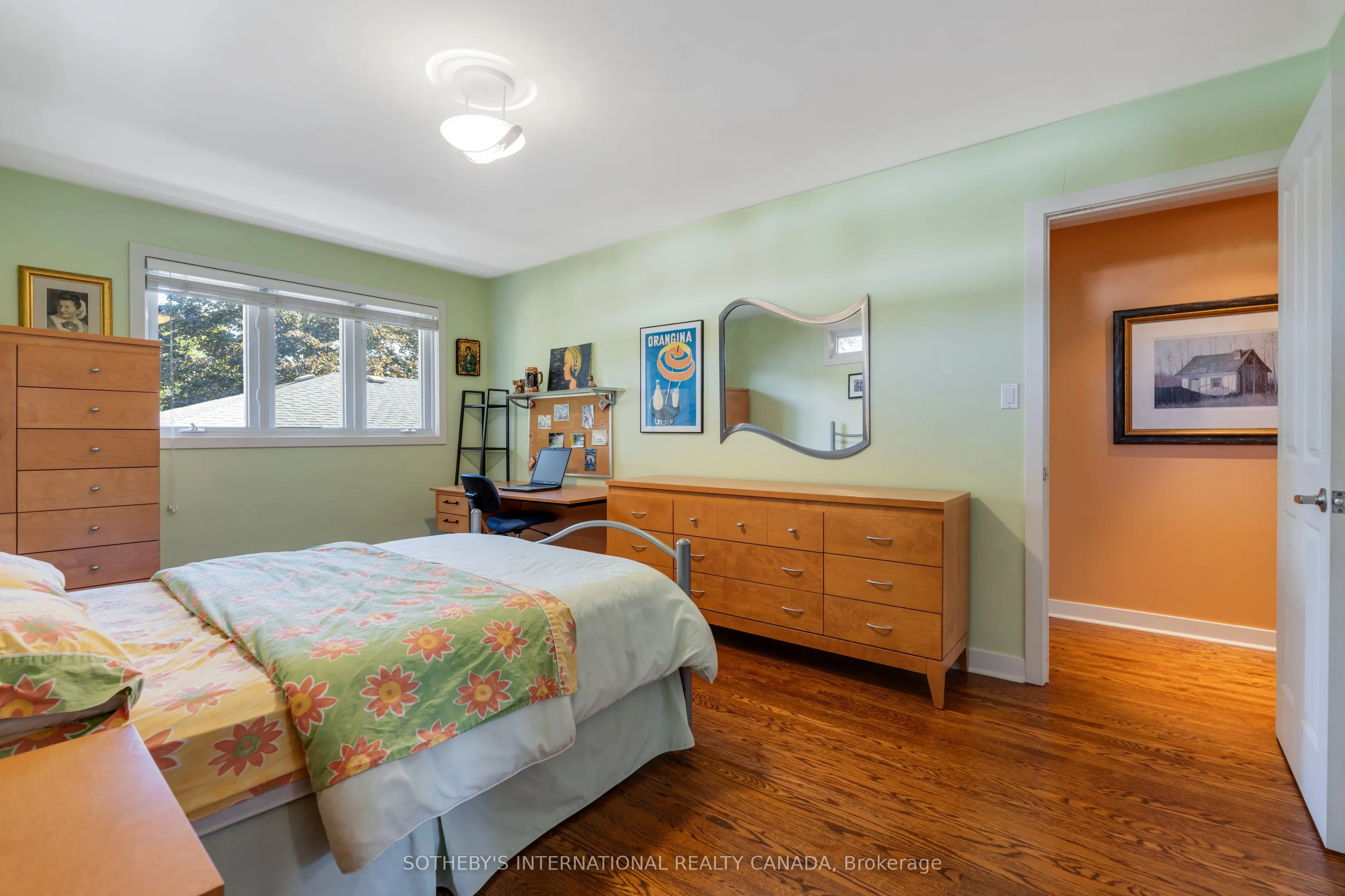 6 Courtsfield Crescent