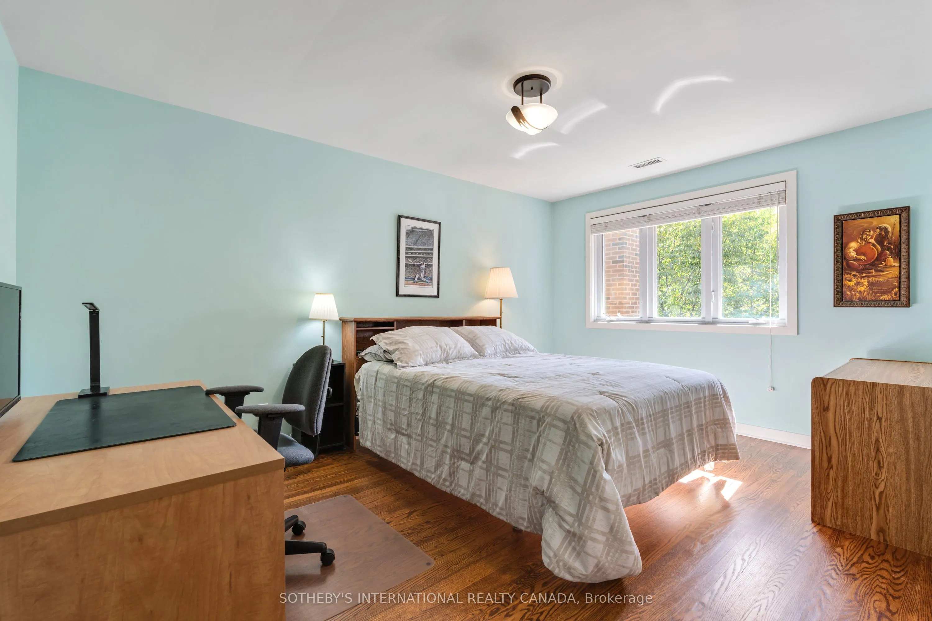 6 Courtsfield Crescent