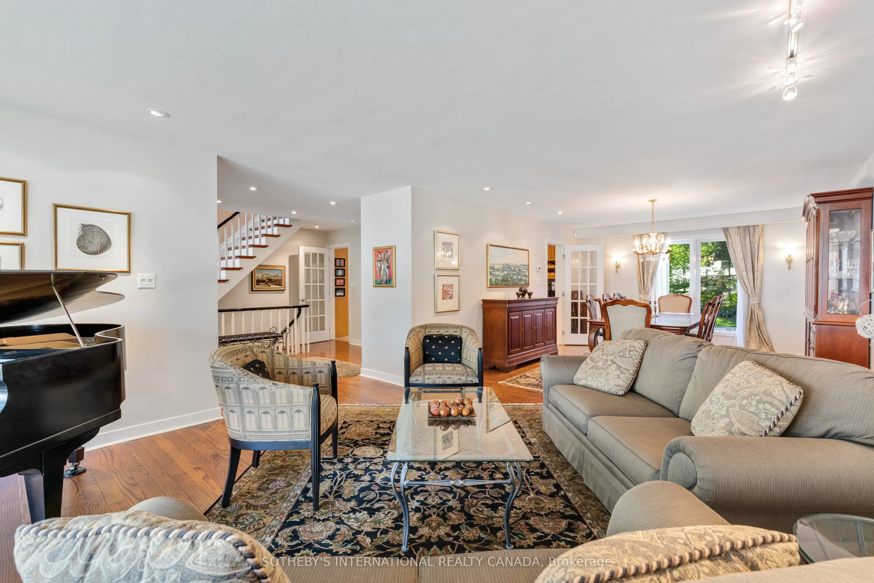 6 Courtsfield Crescent