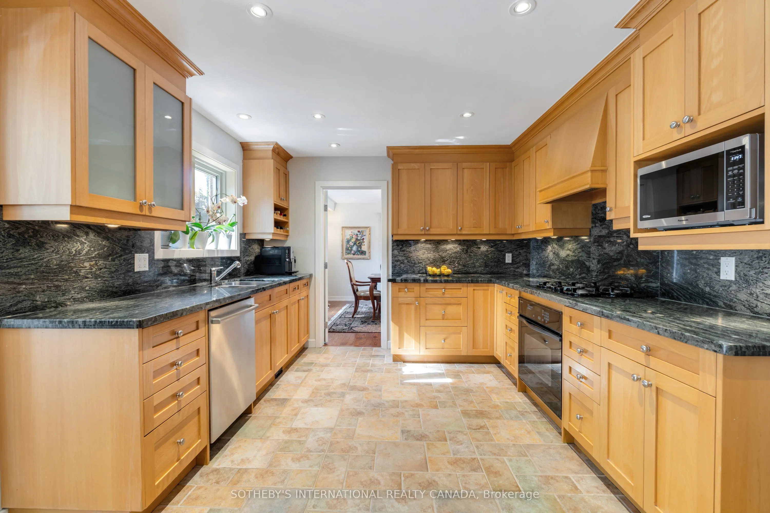 6 Courtsfield Crescent