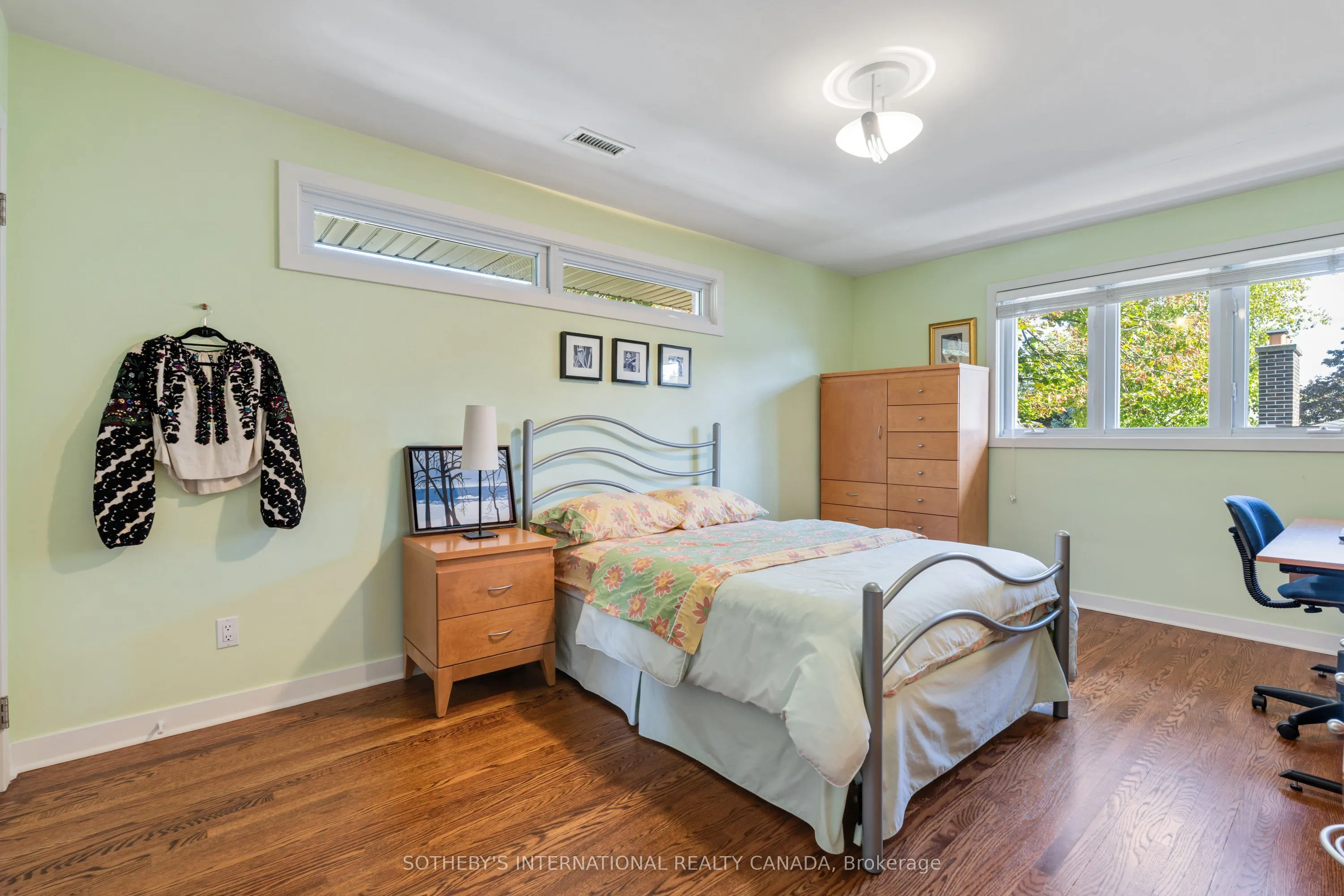 6 Courtsfield Crescent