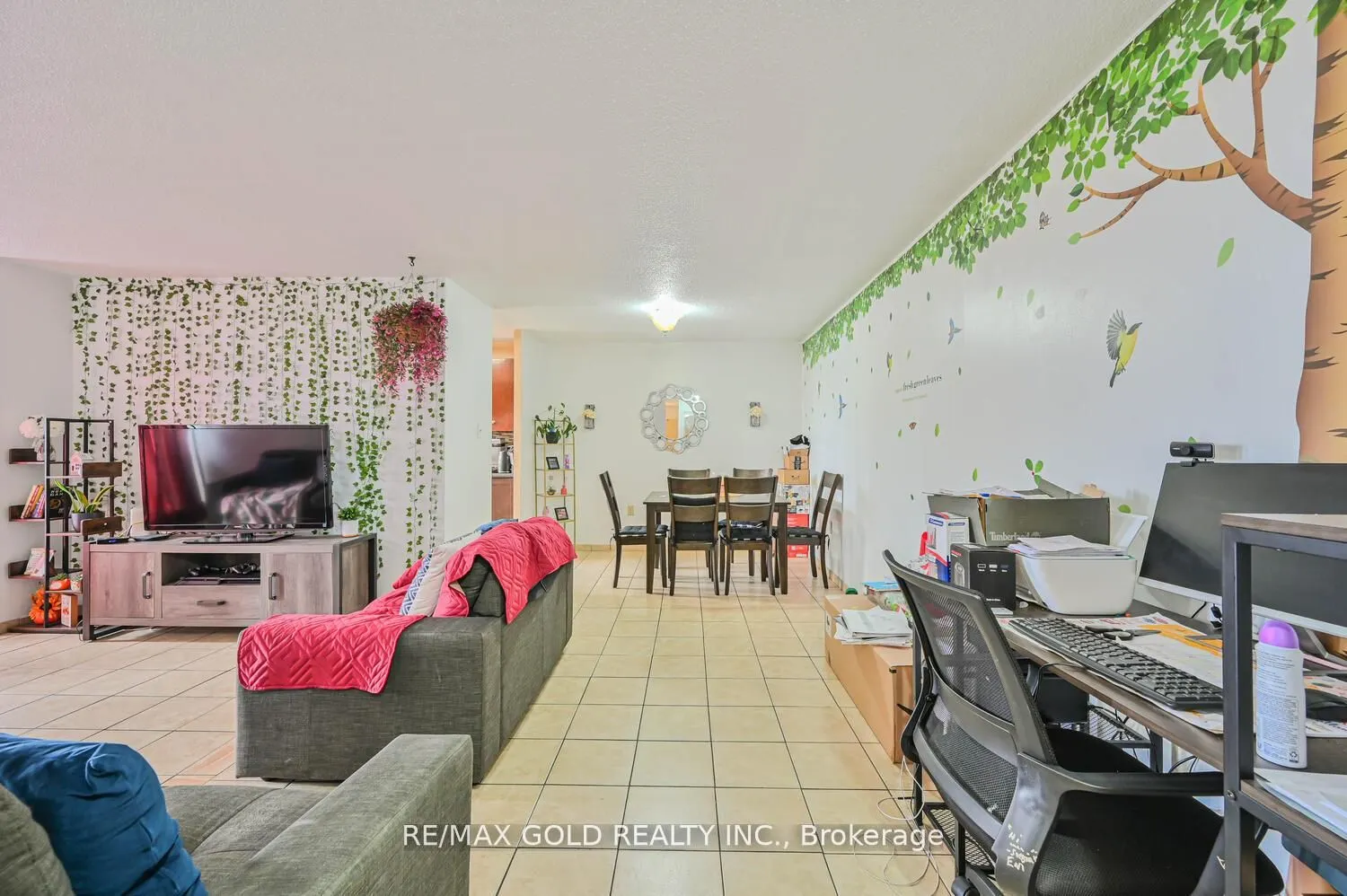 21 Knightsbridge Road, #403