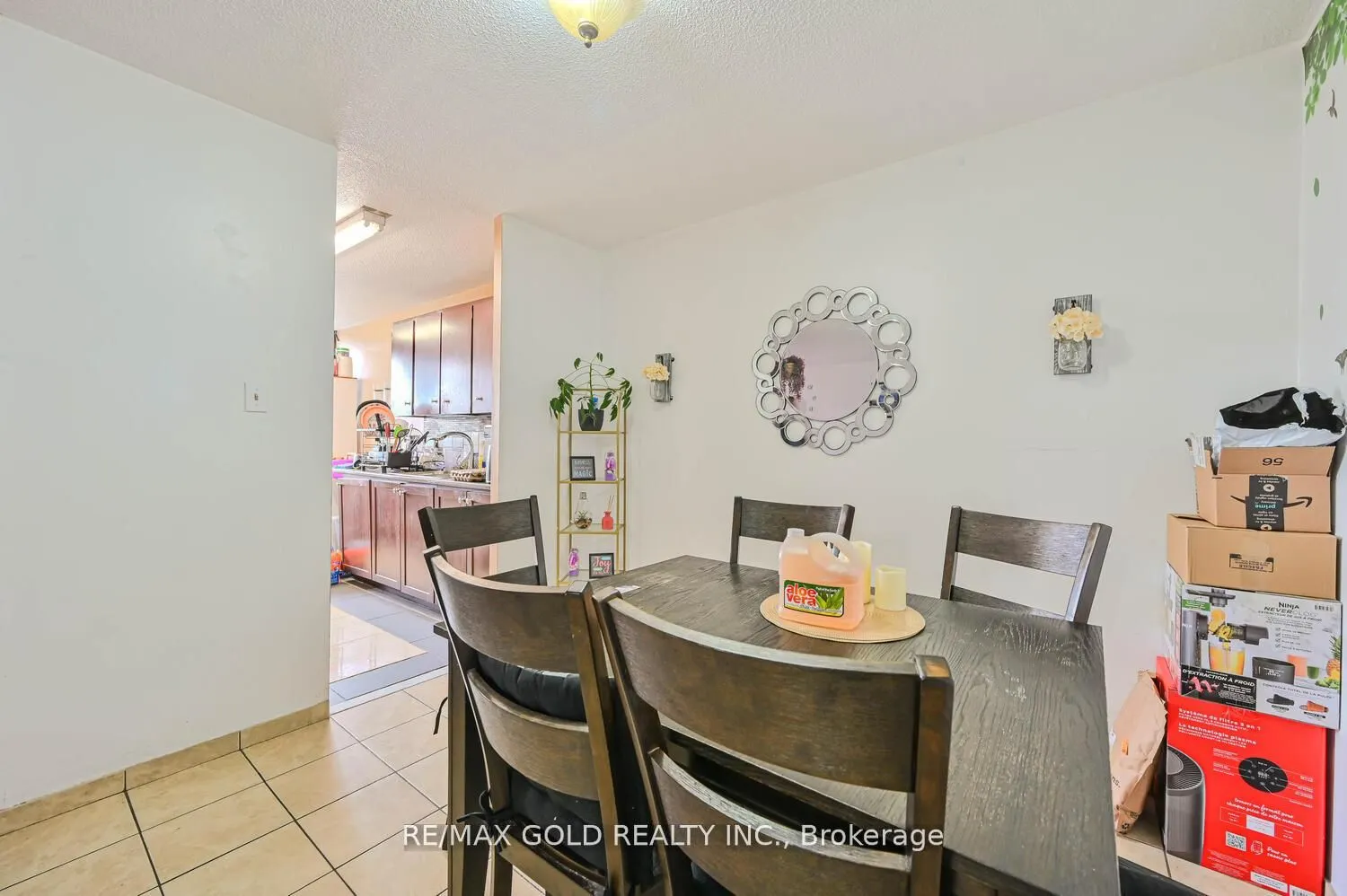 21 Knightsbridge Road, #403