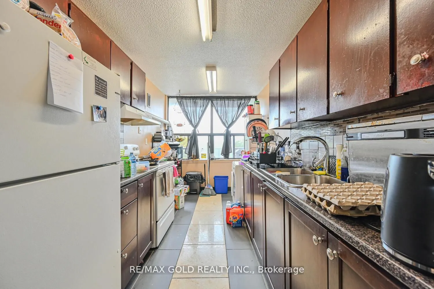 21 Knightsbridge Road, #403