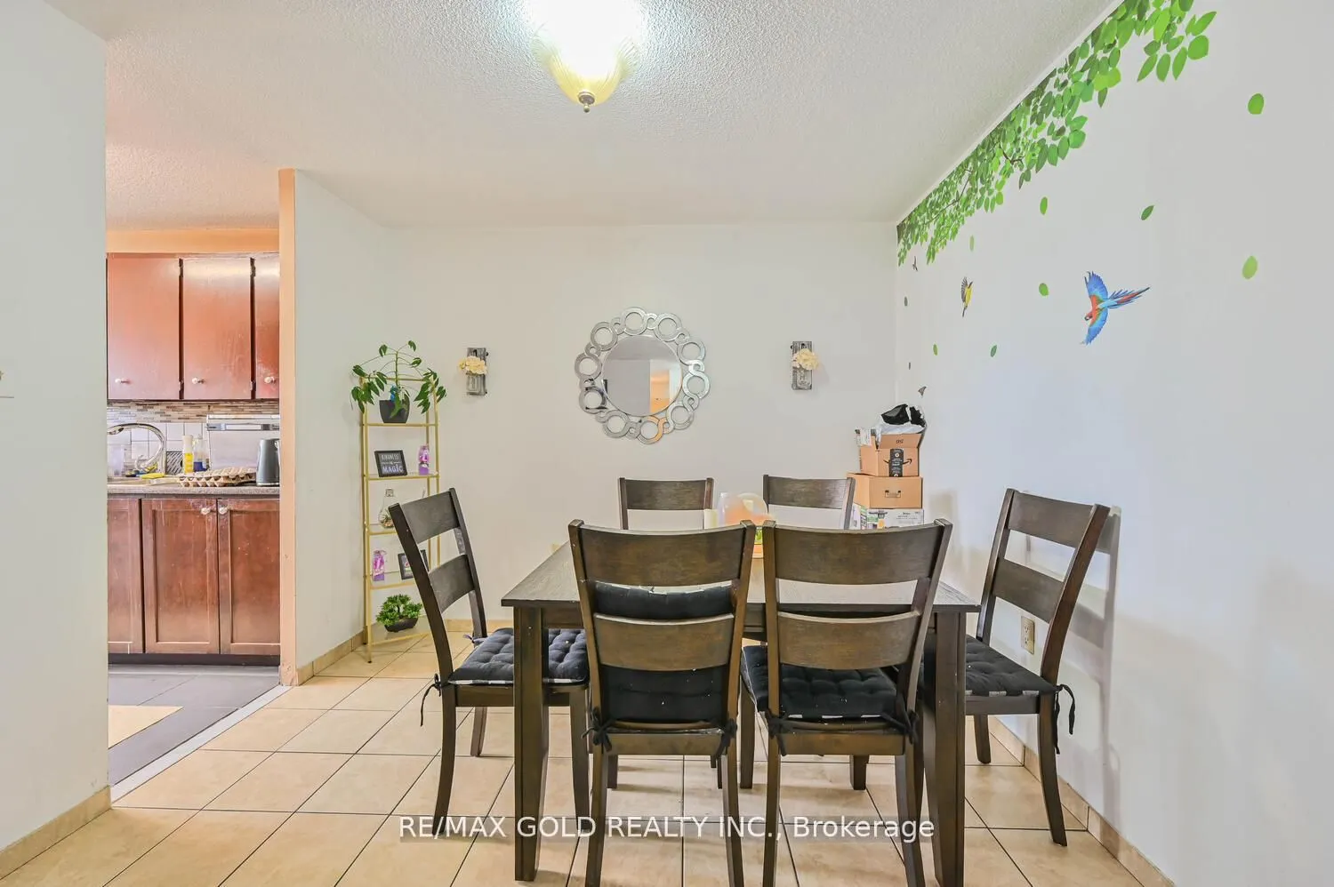 21 Knightsbridge Road, #403