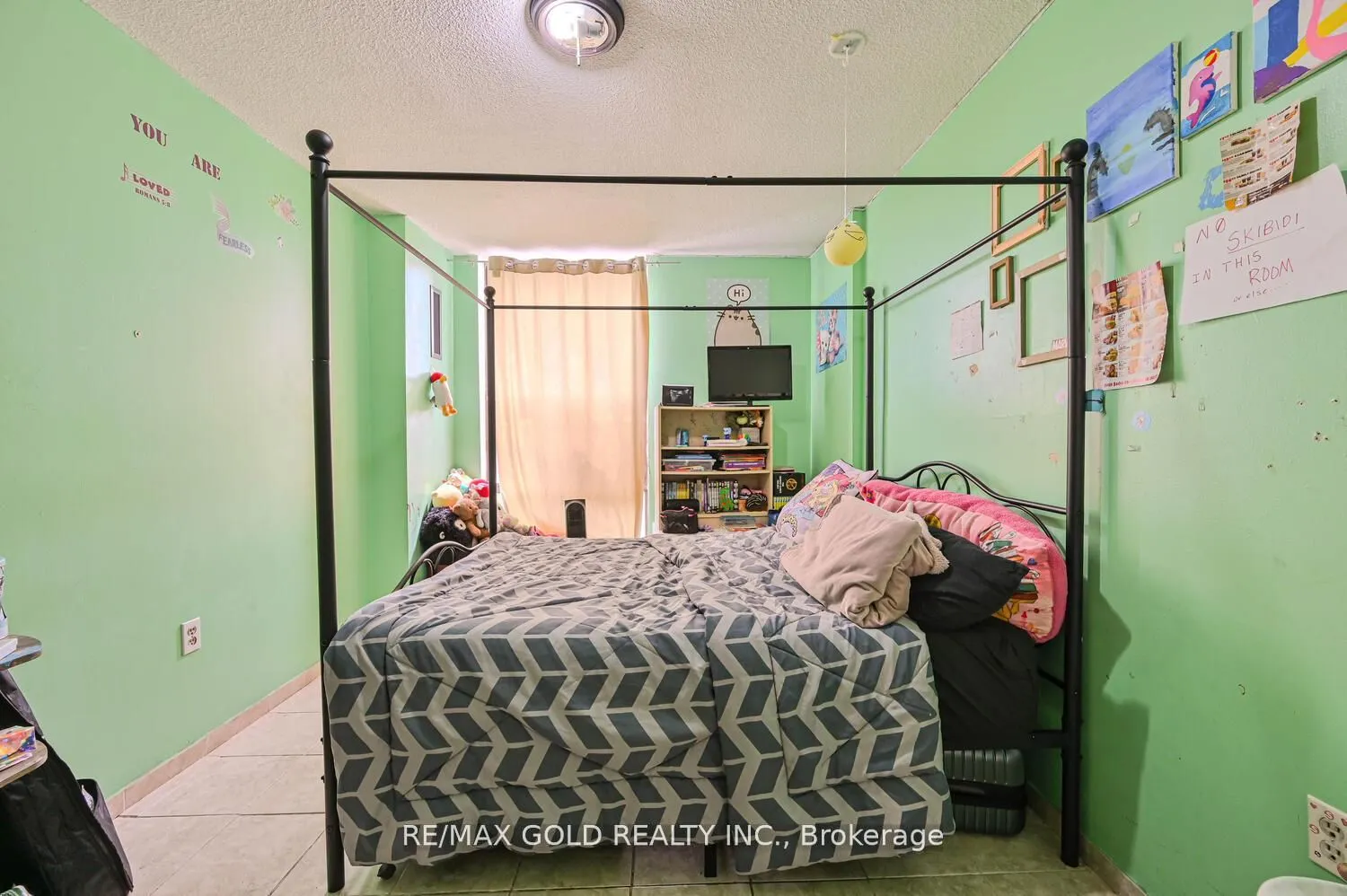 21 Knightsbridge Road, #403