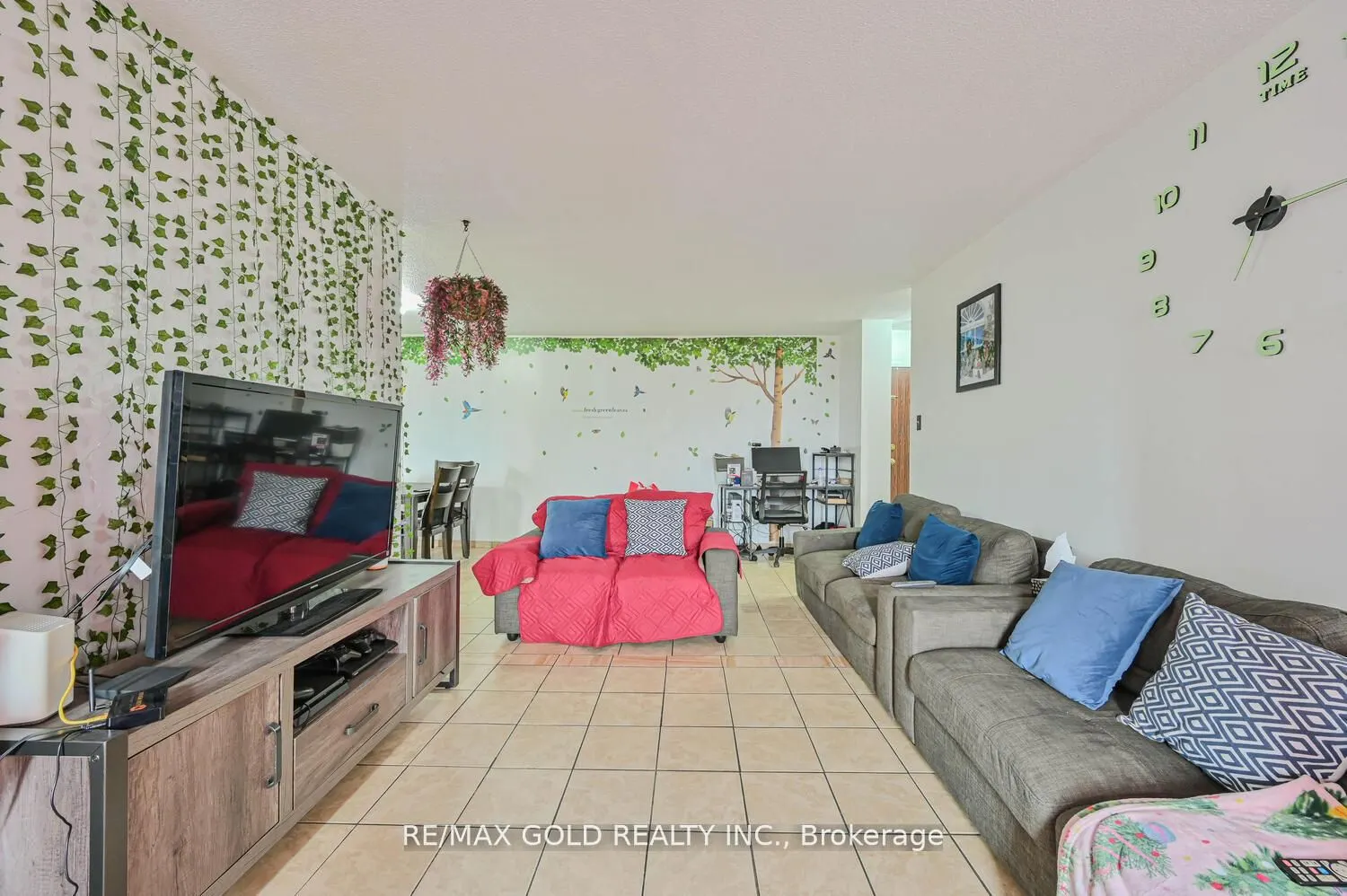 21 Knightsbridge Road, #403