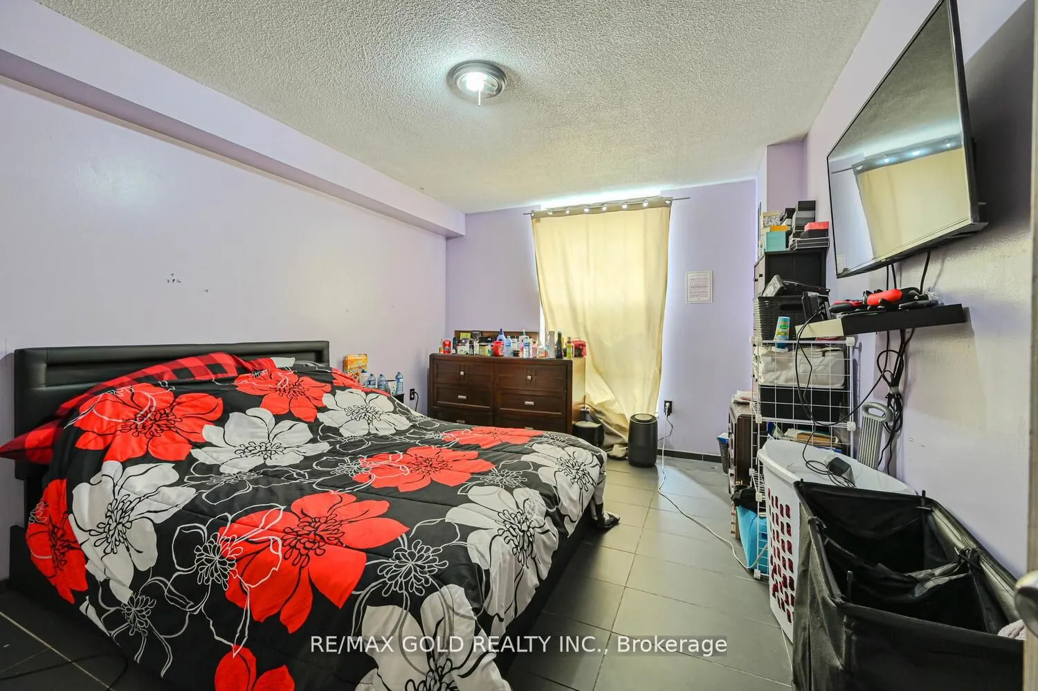 21 Knightsbridge Road, #403