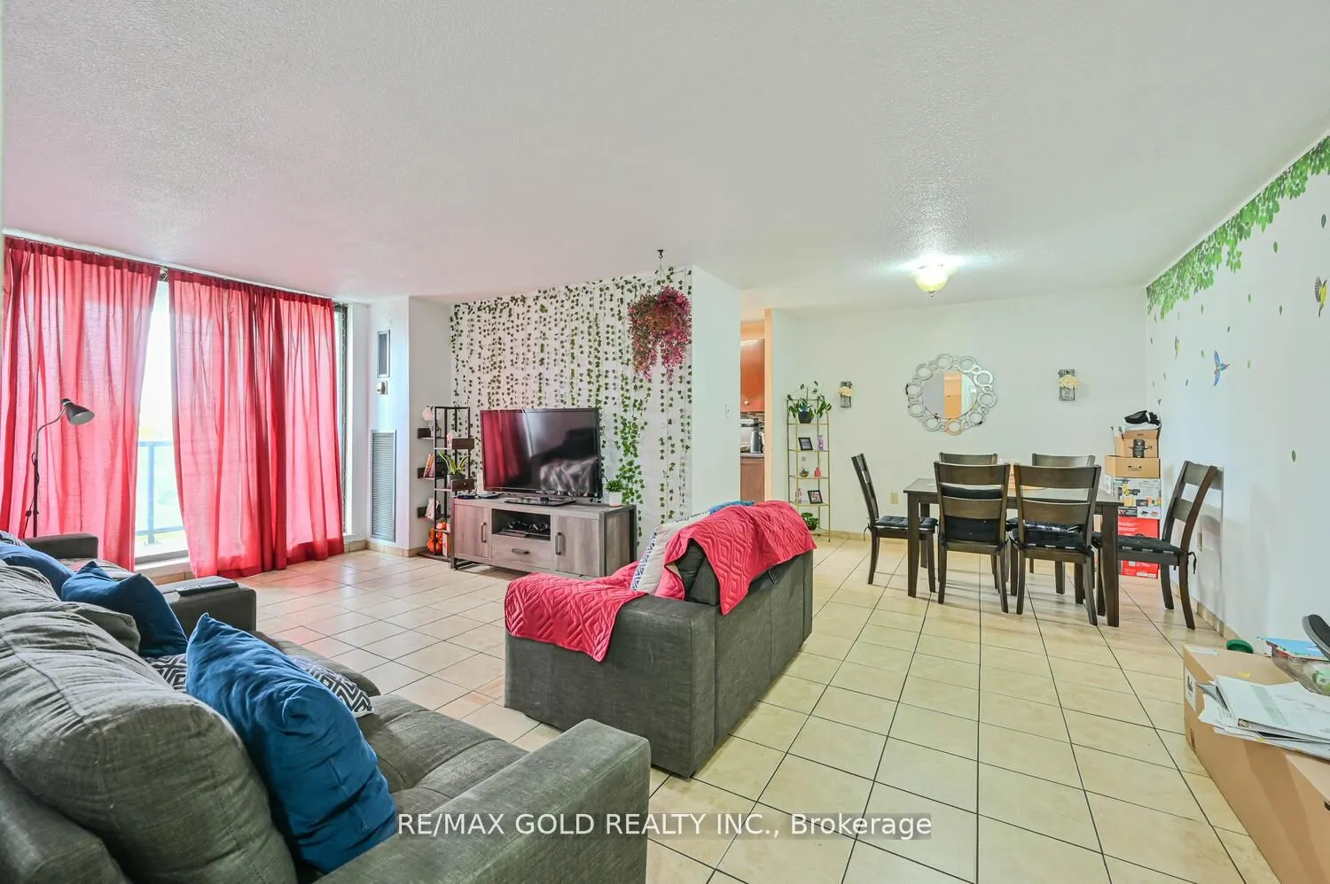 21 Knightsbridge Road, #403
