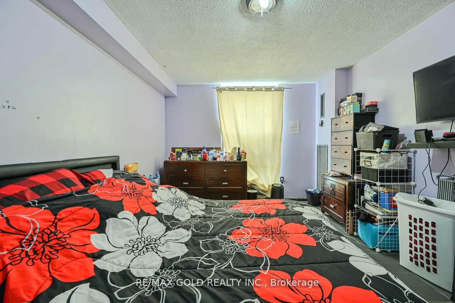21 Knightsbridge Road, #403