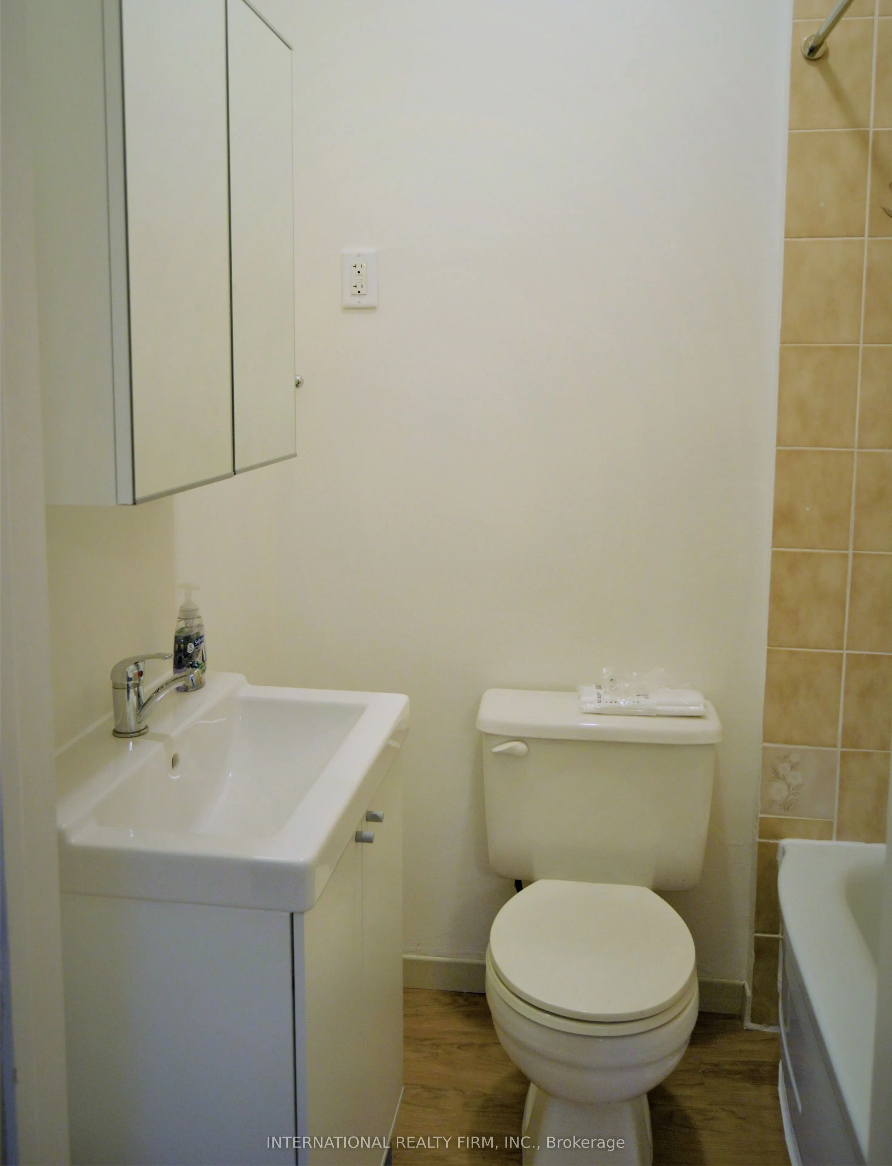 7 Thomas Street, #2