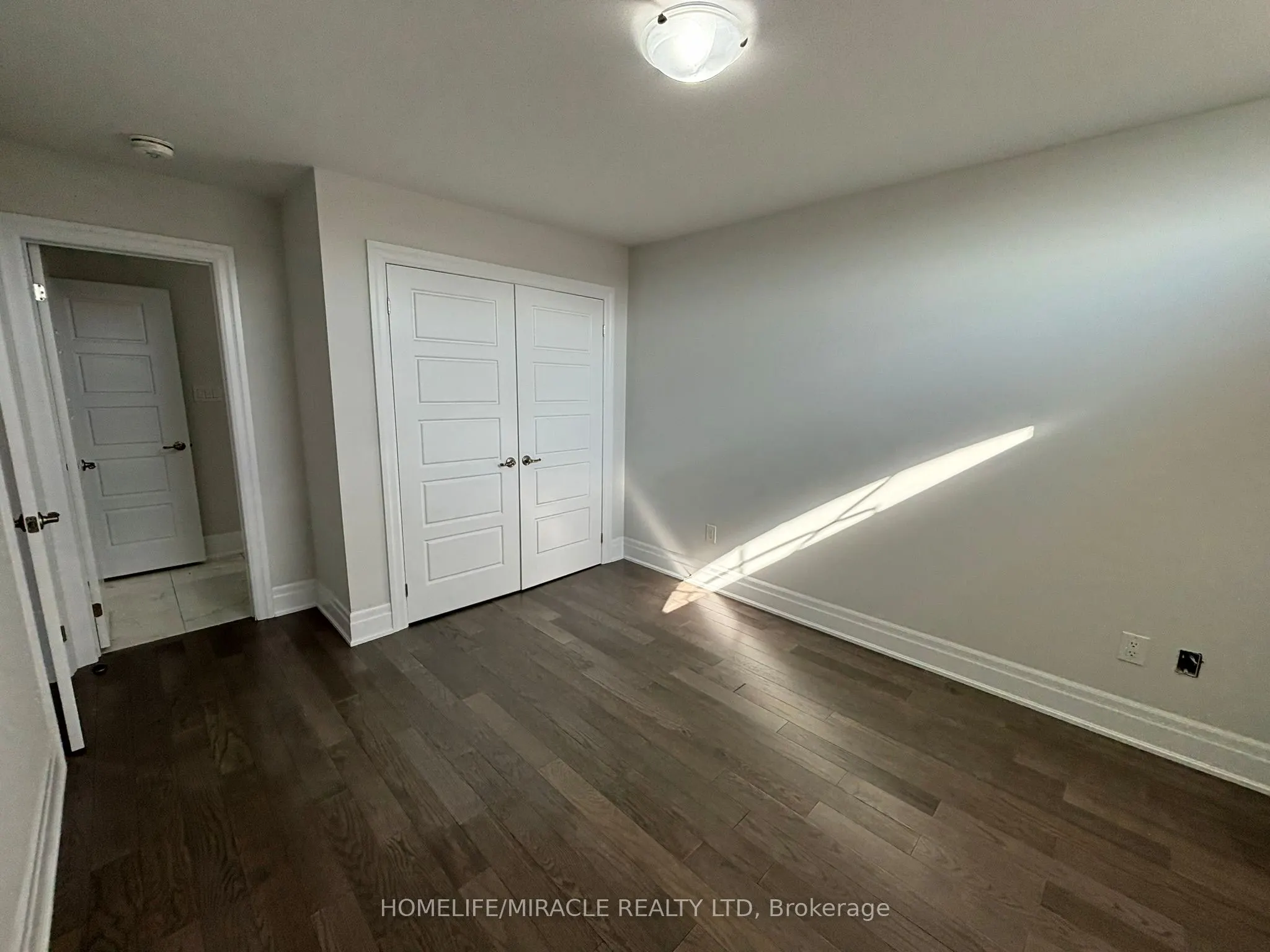 17 Rosewell Crescent
