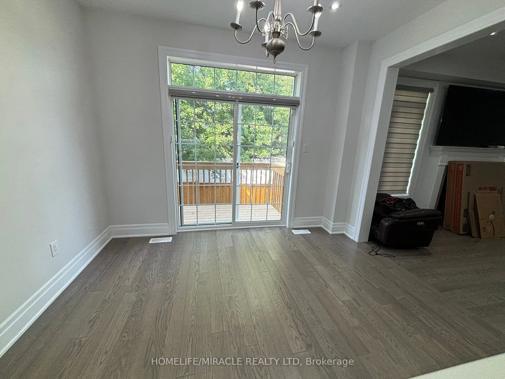 17 Rosewell Crescent