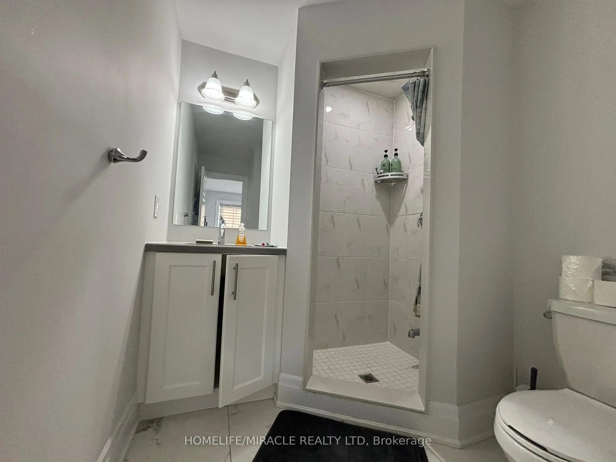 17 Rosewell Crescent