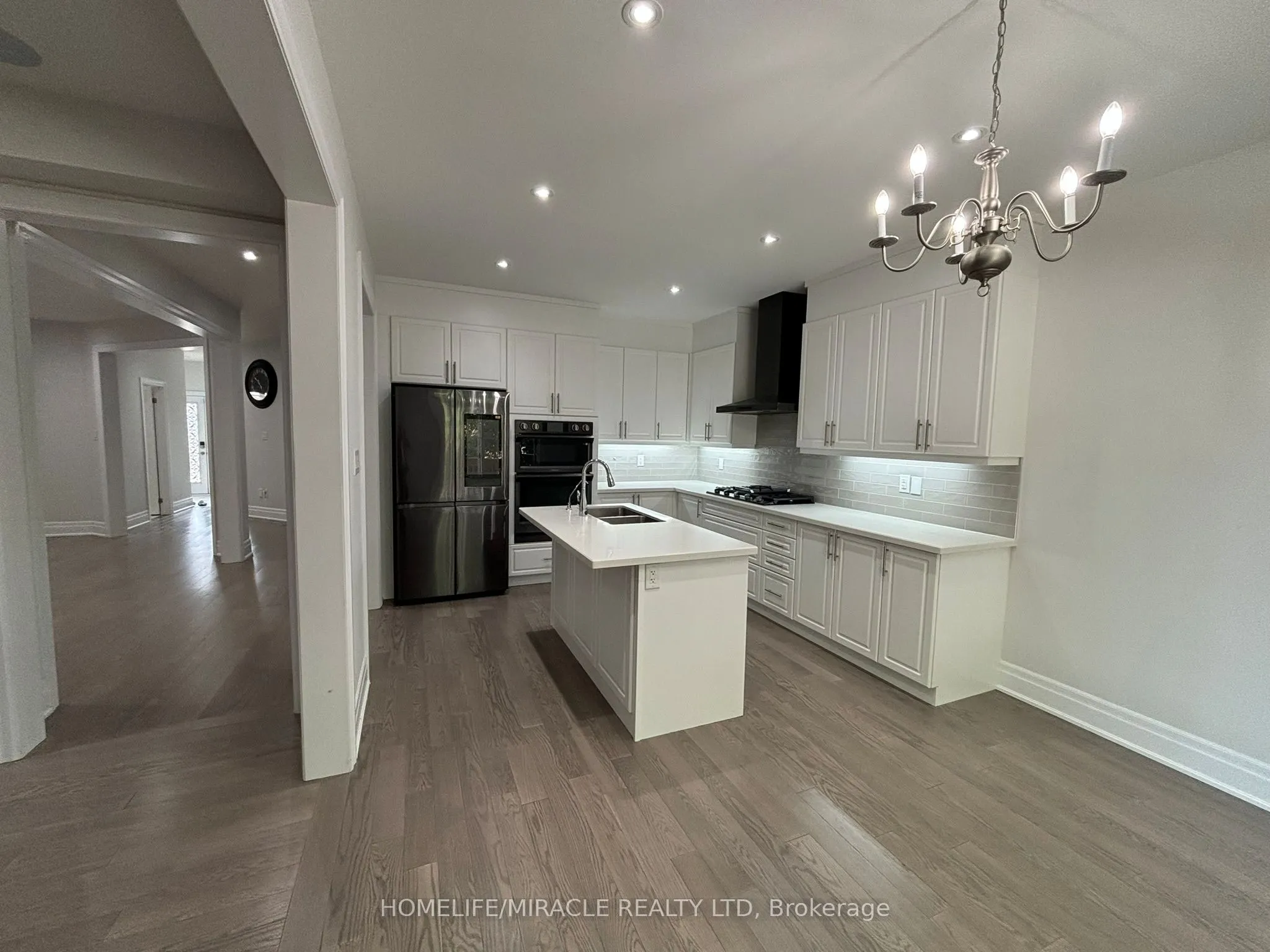 17 Rosewell Crescent