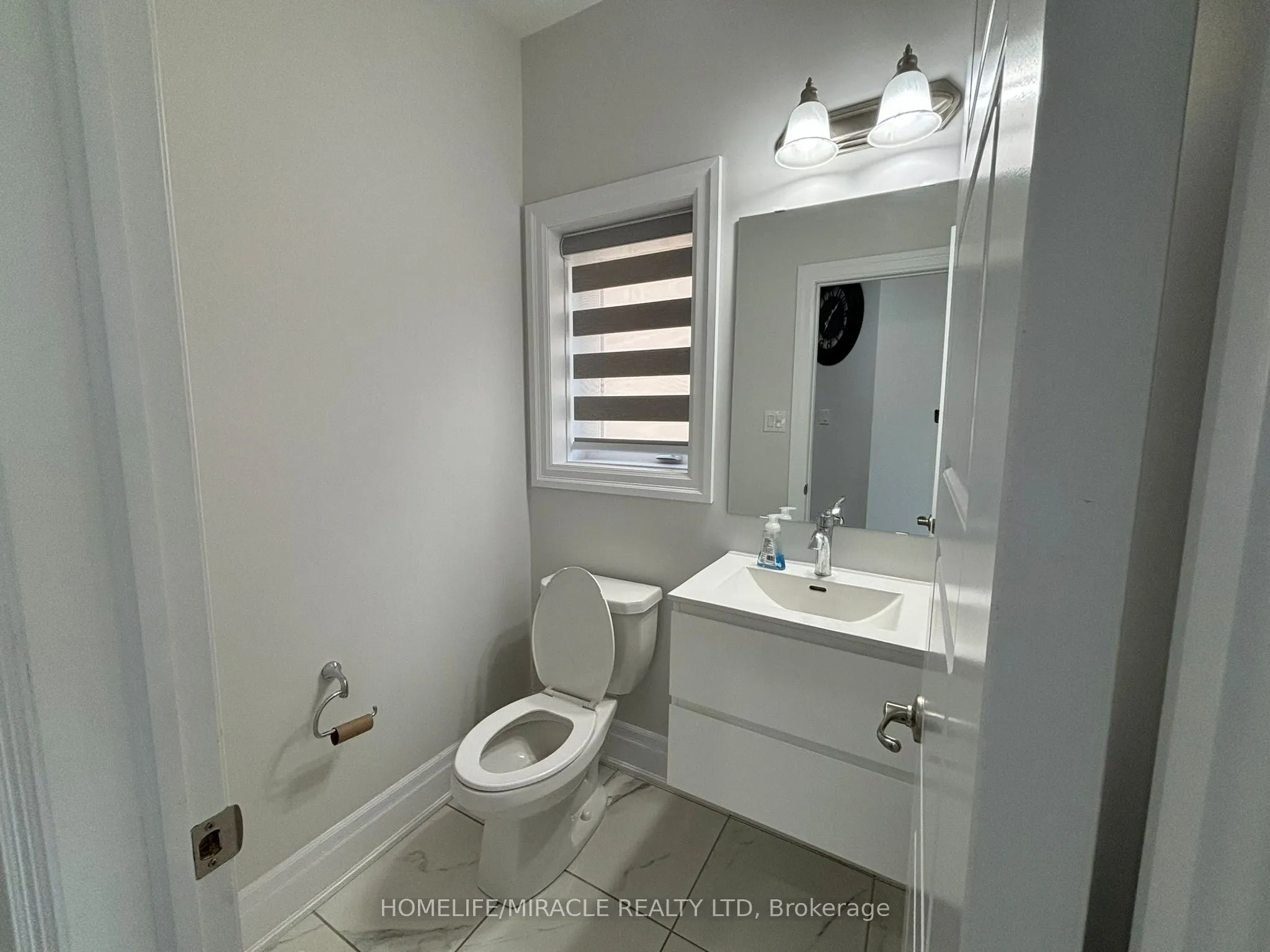 17 Rosewell Crescent