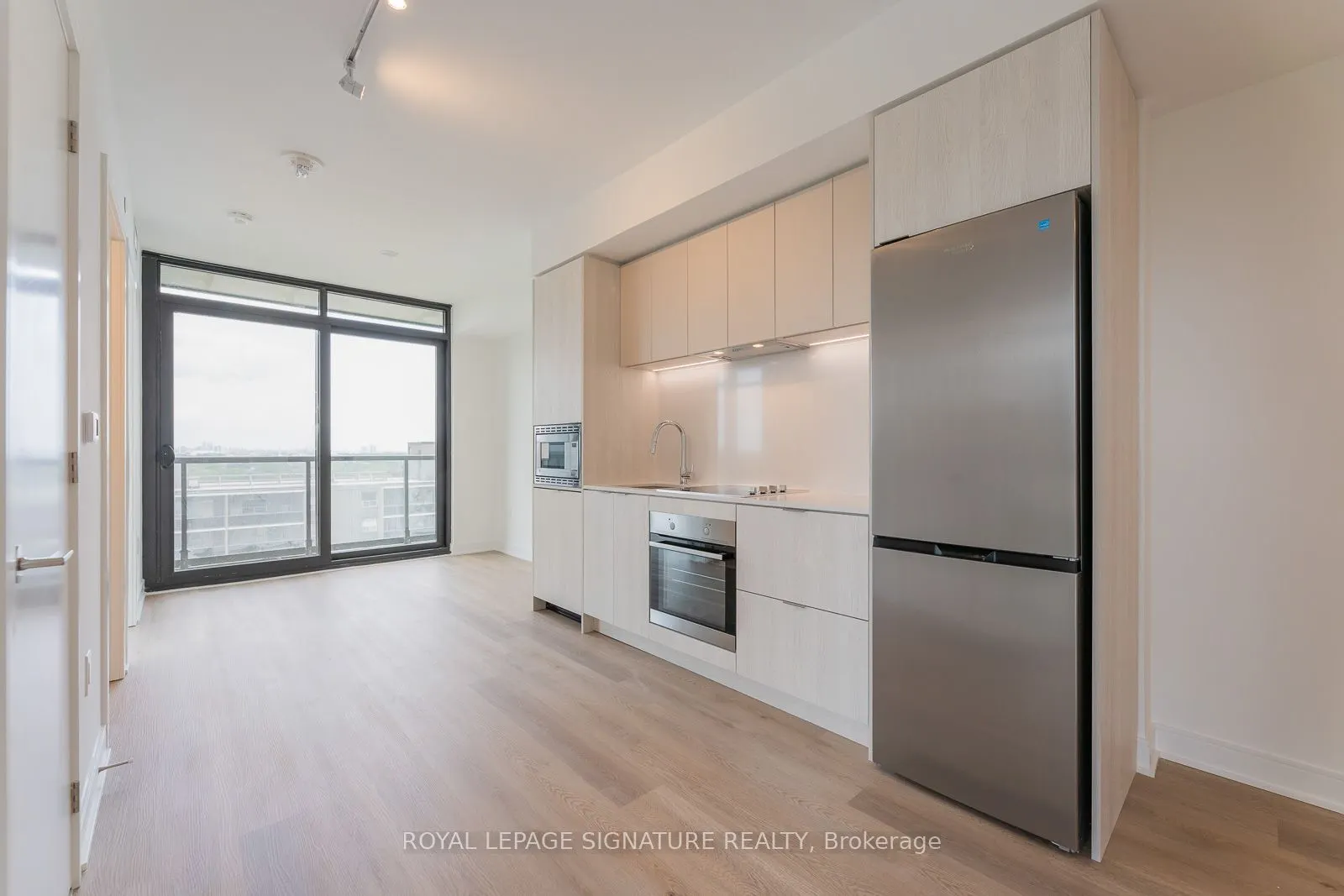 86 Dundas Street E, #1204
