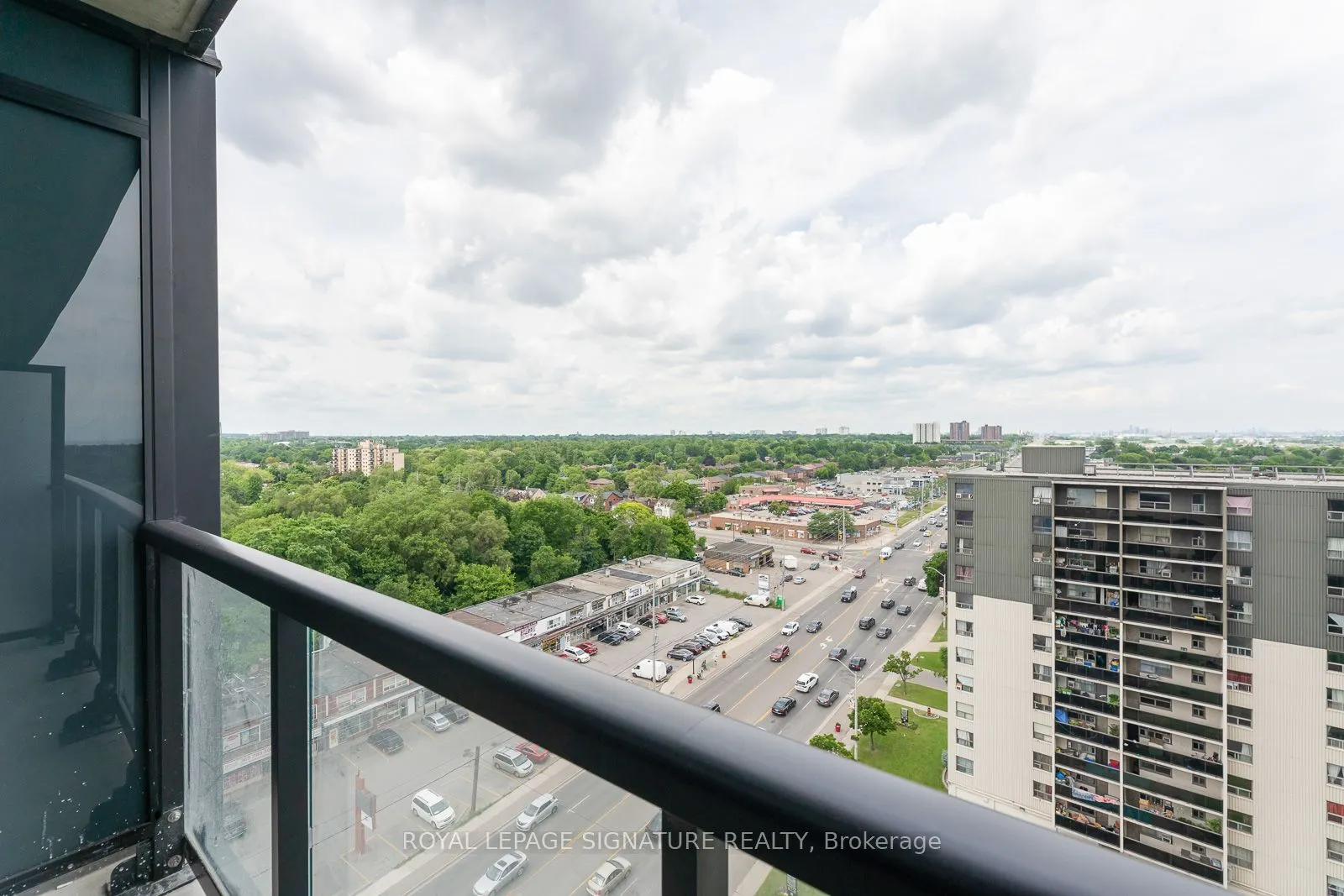 86 Dundas Street E, #1204