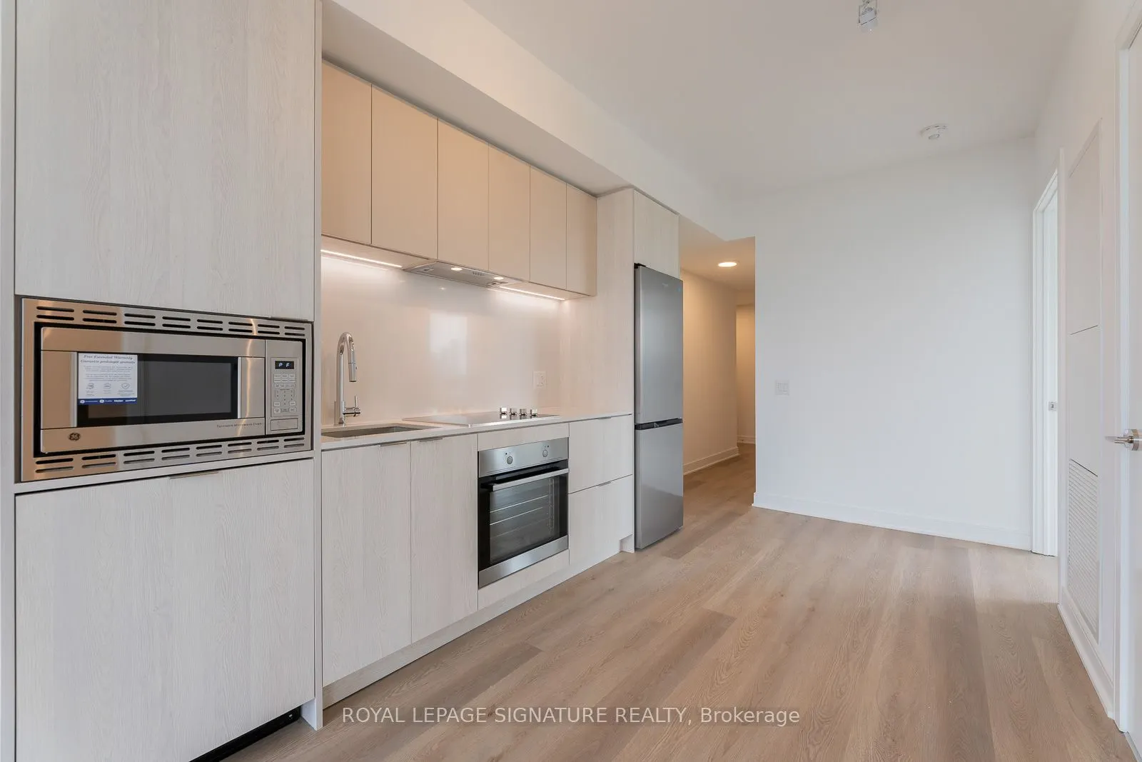 86 Dundas Street E, #1204