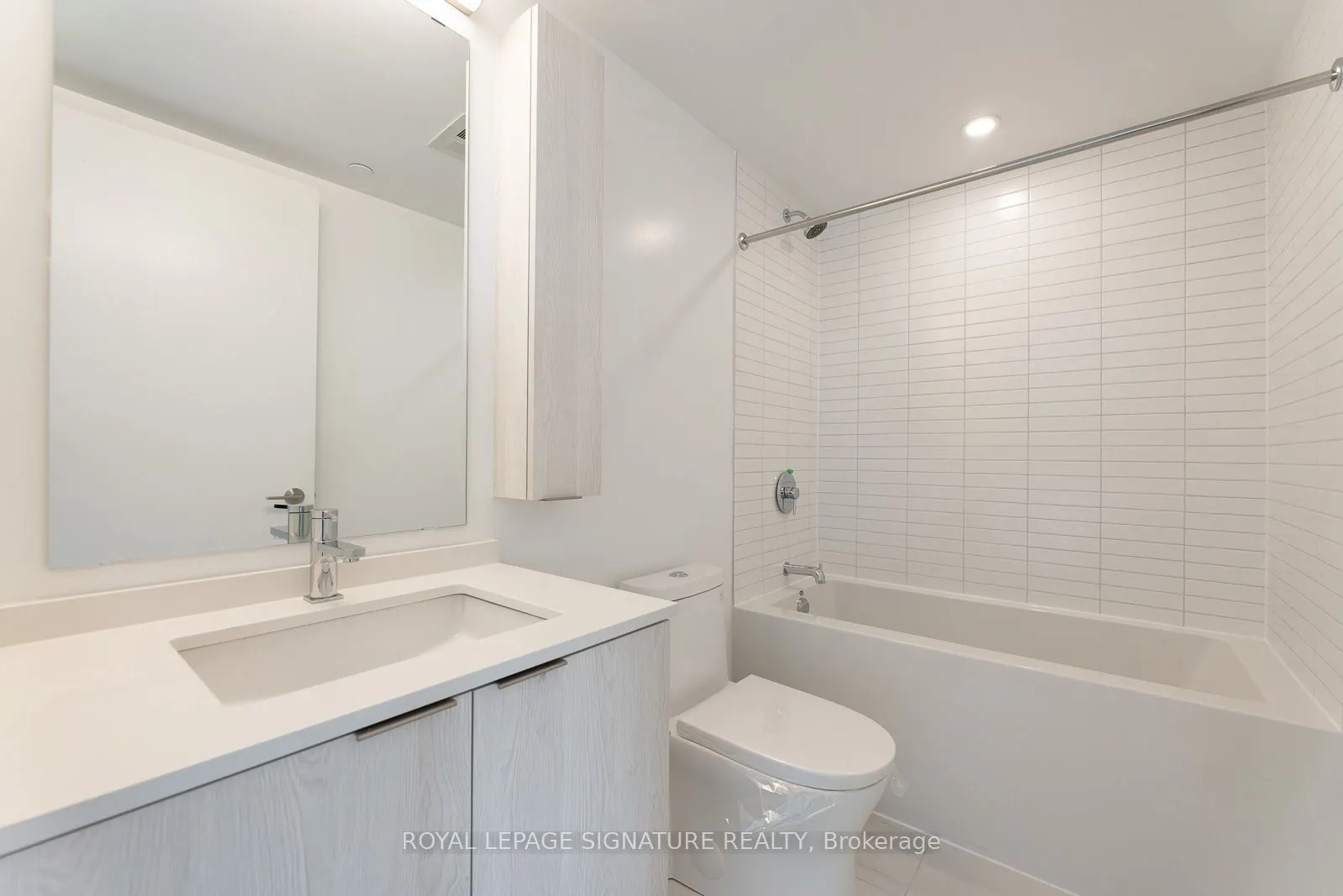 86 Dundas Street E, #1204