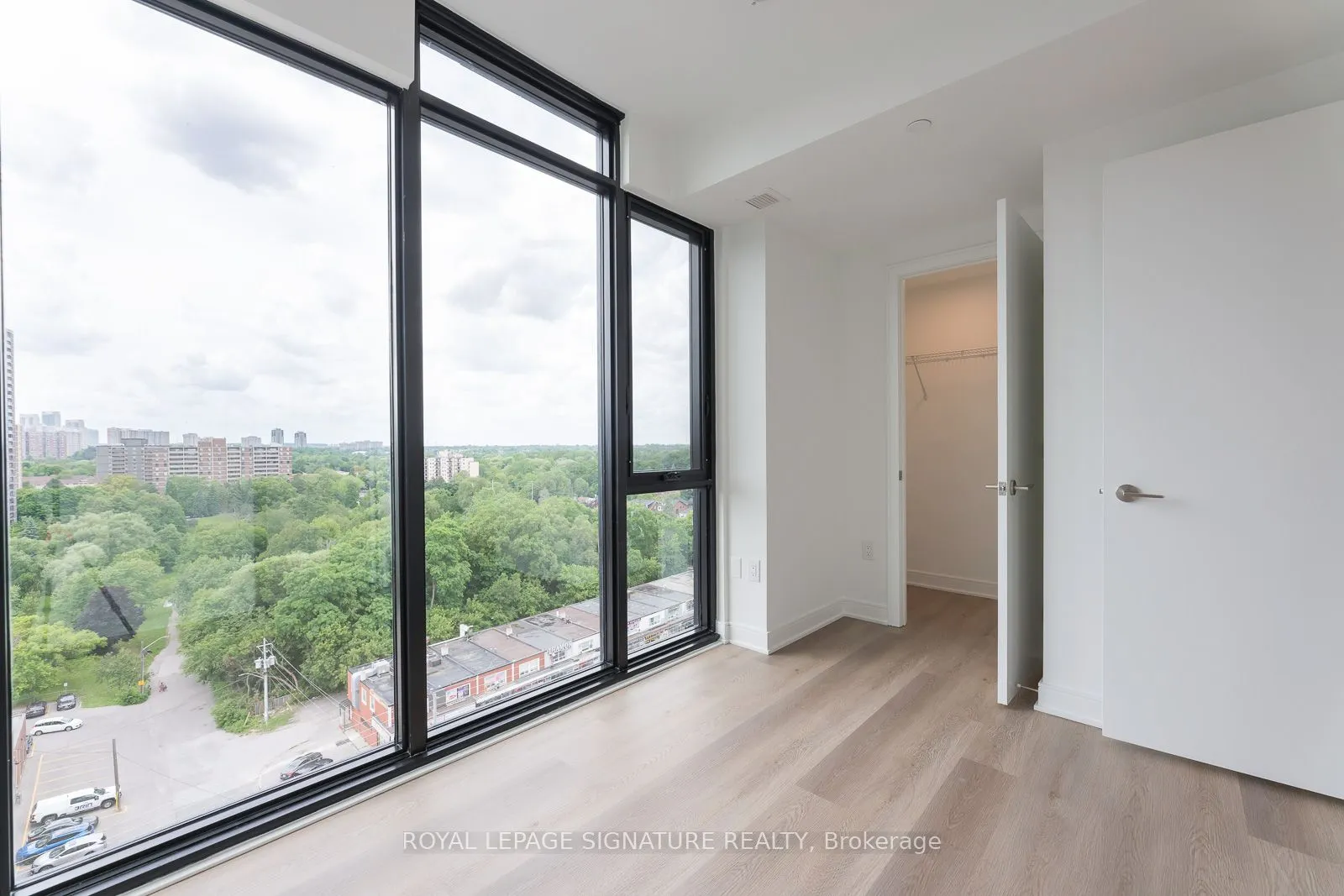 86 Dundas Street E, #1204