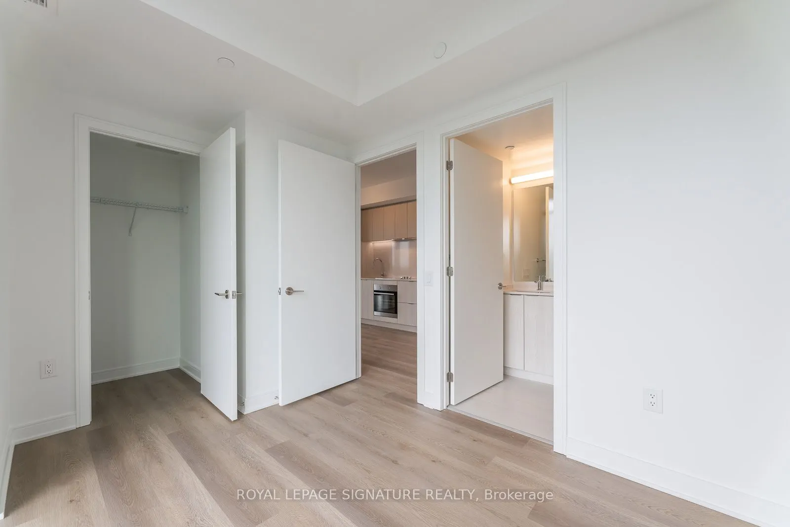 86 Dundas Street E, #1204