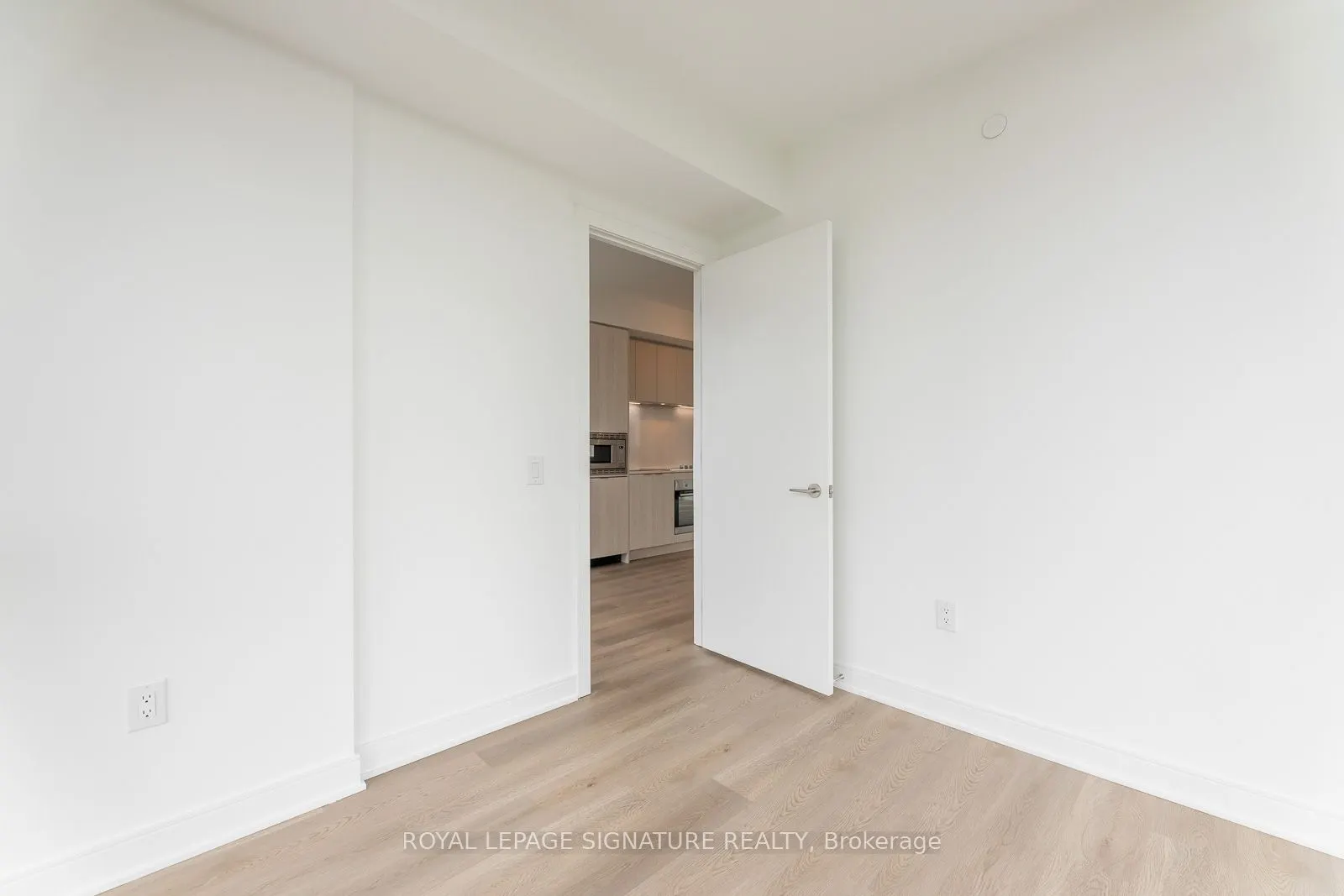 86 Dundas Street E, #1204