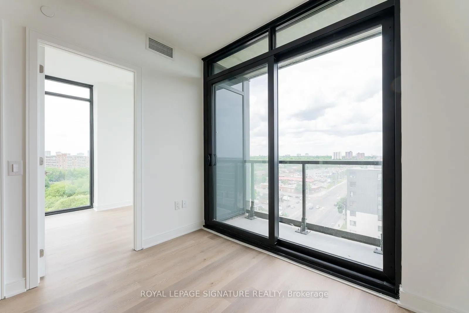 86 Dundas Street E, #1204