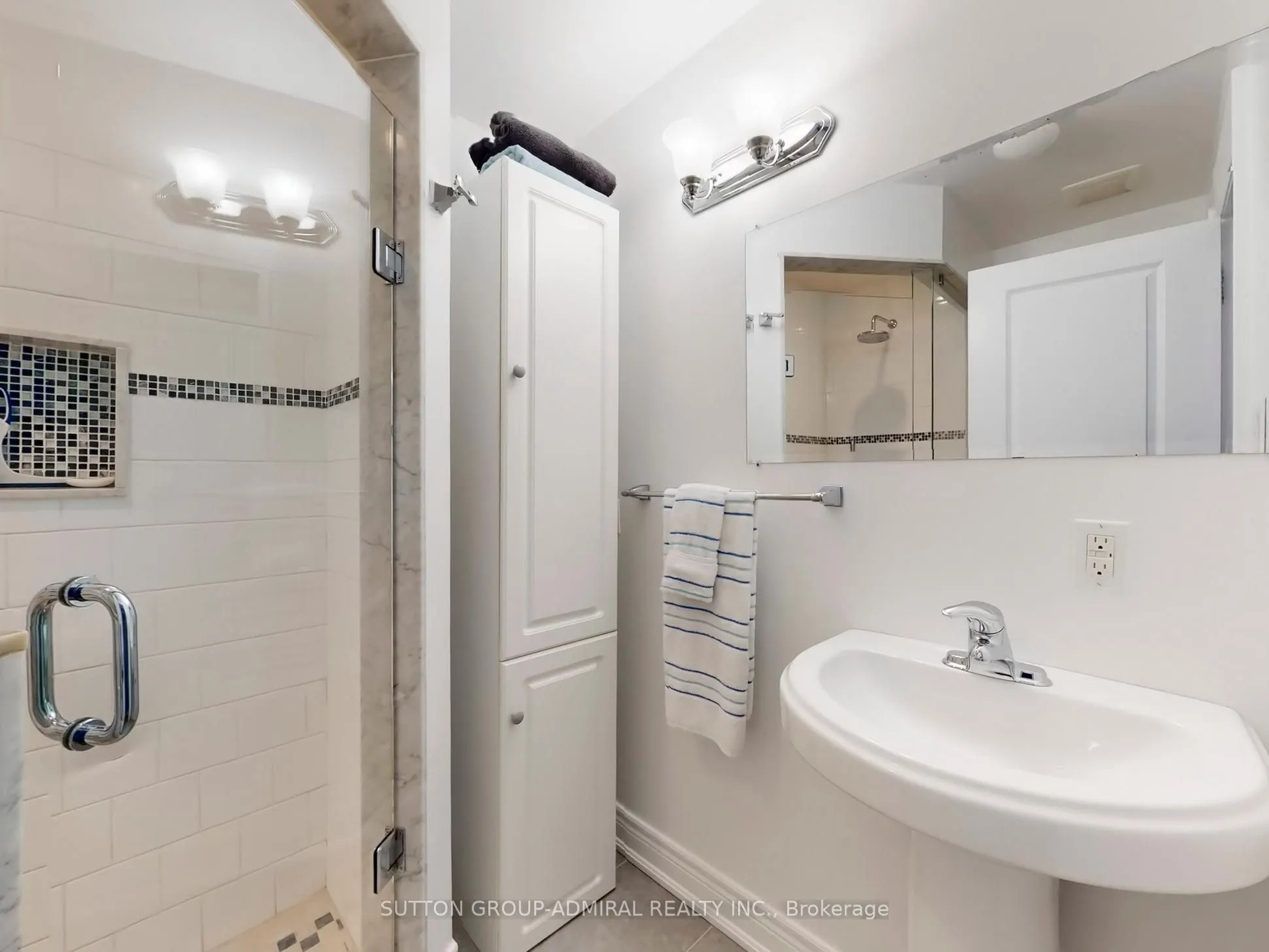 12 Abbs Street