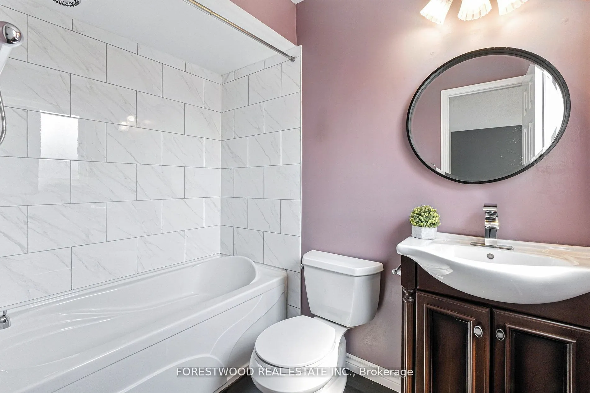 1619 Dewberry Crescent
