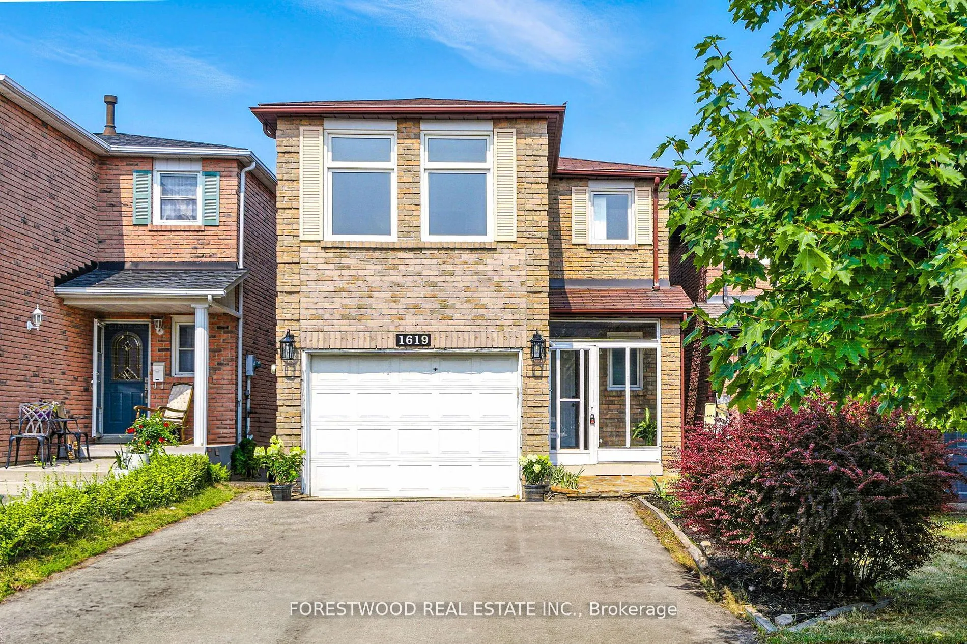 1619 Dewberry Crescent