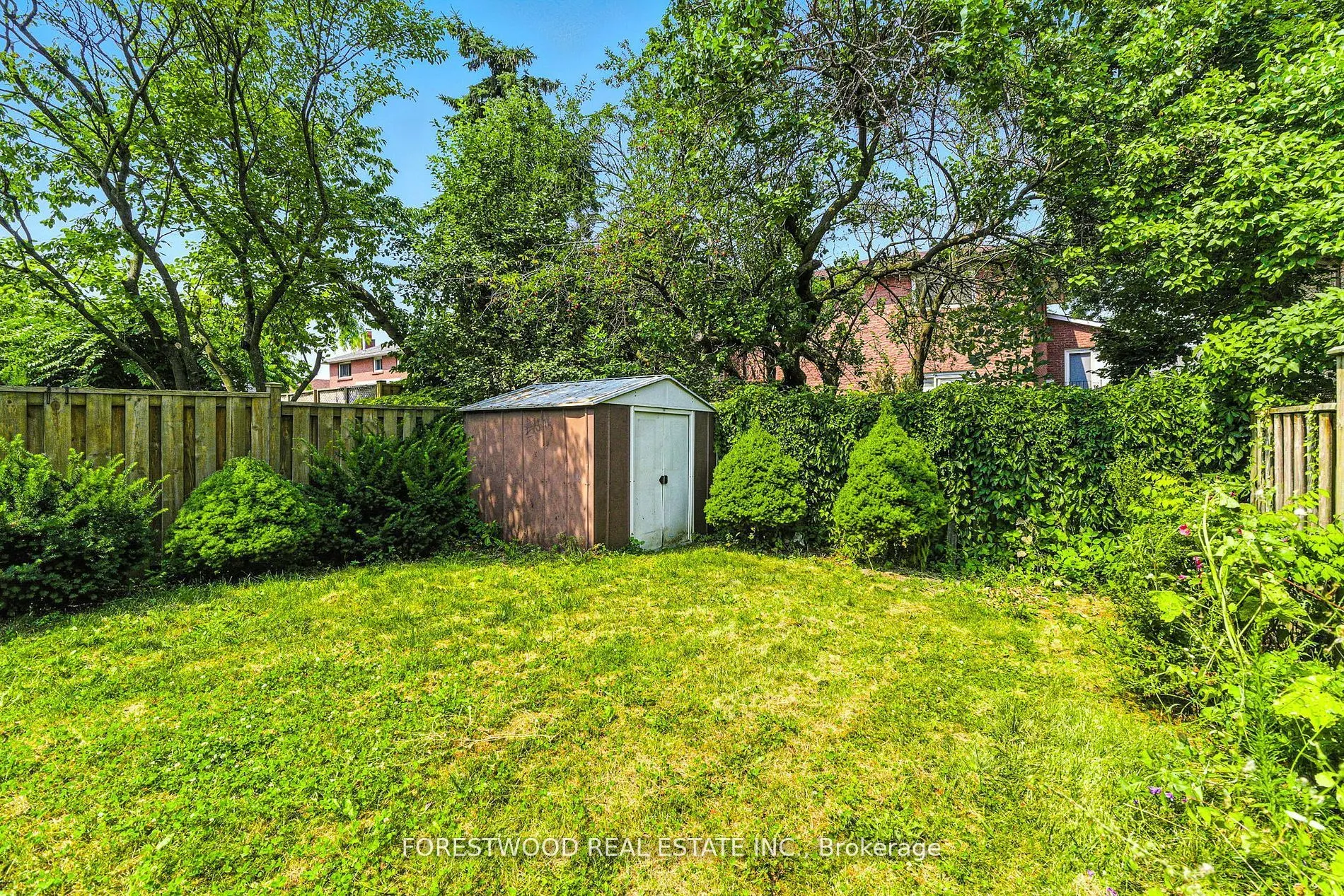 1619 Dewberry Crescent
