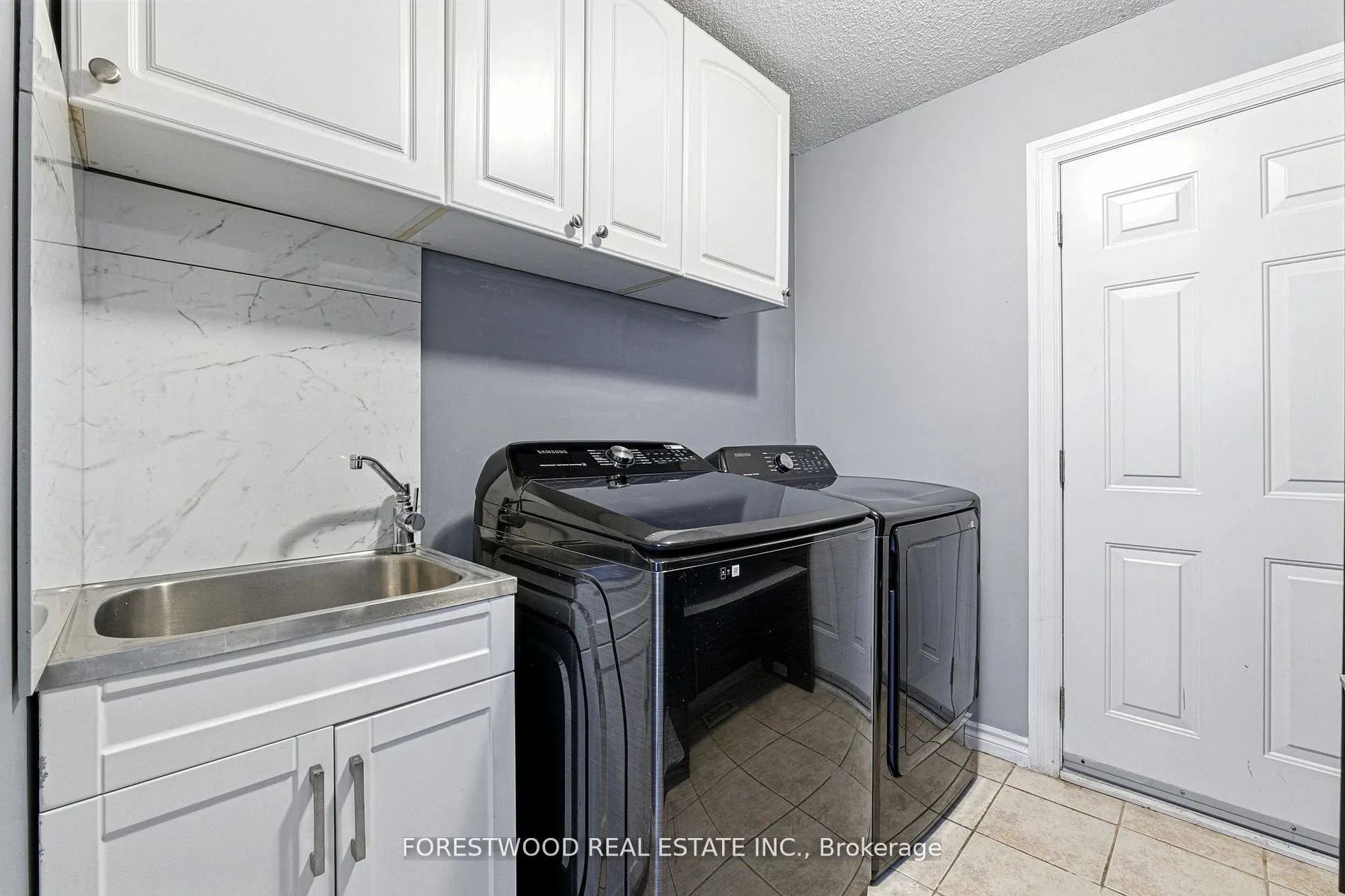 1619 Dewberry Crescent