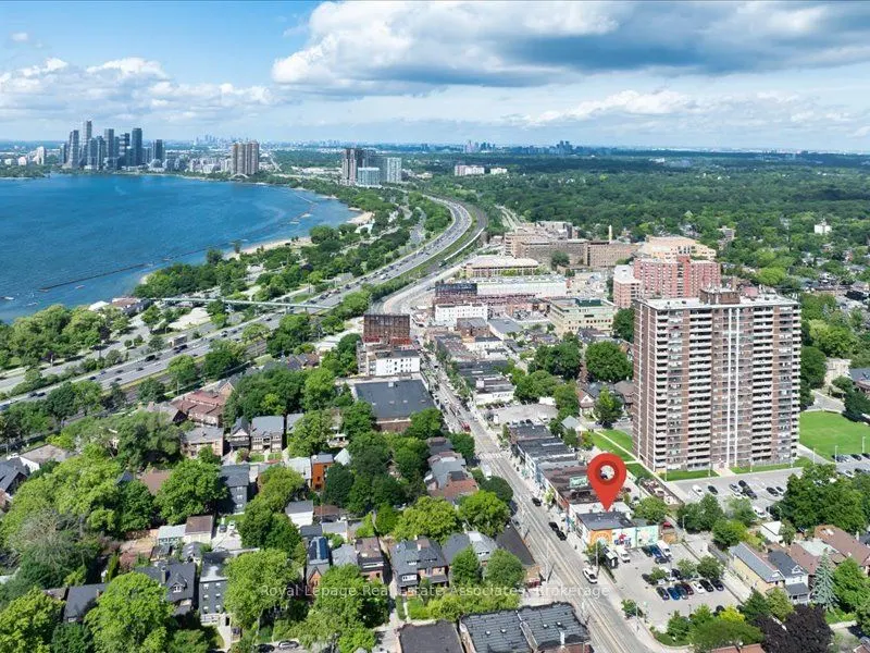 1640 Queen Street W
