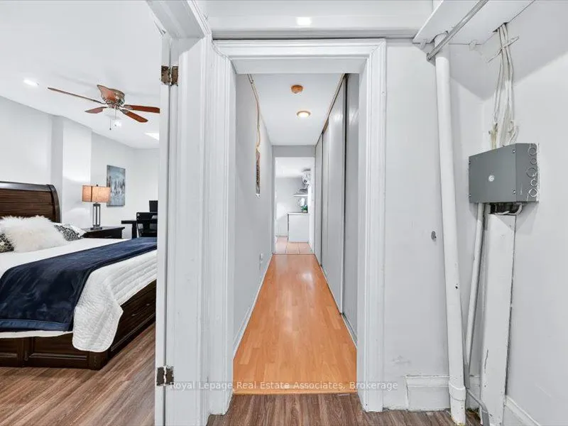 1640 Queen Street W