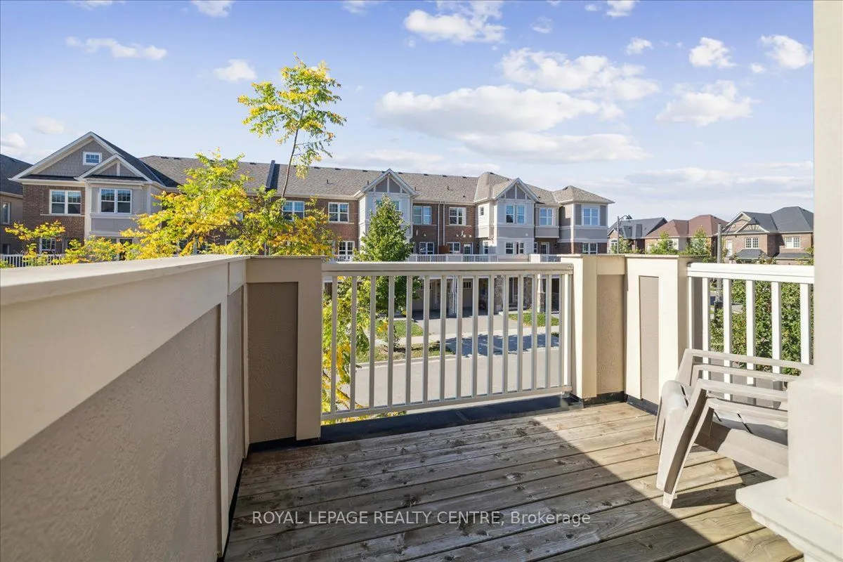 3087 Mistletoe Gardens