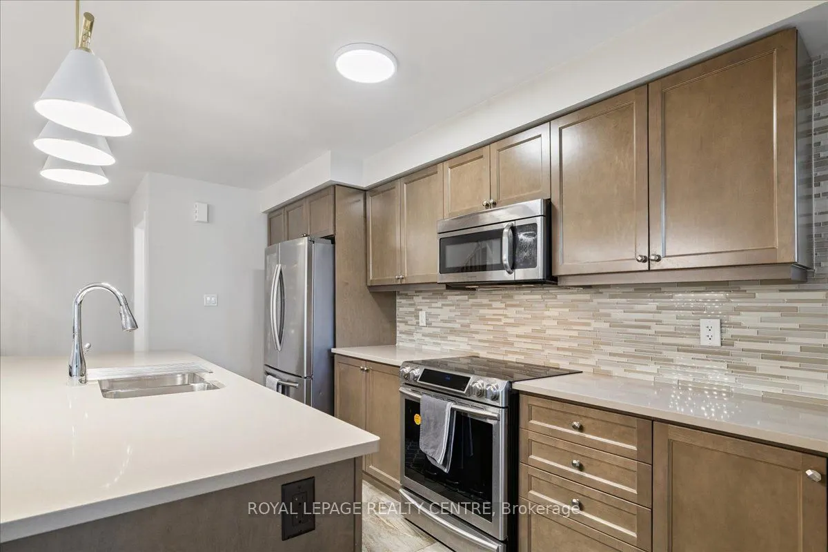 3087 Mistletoe Gardens