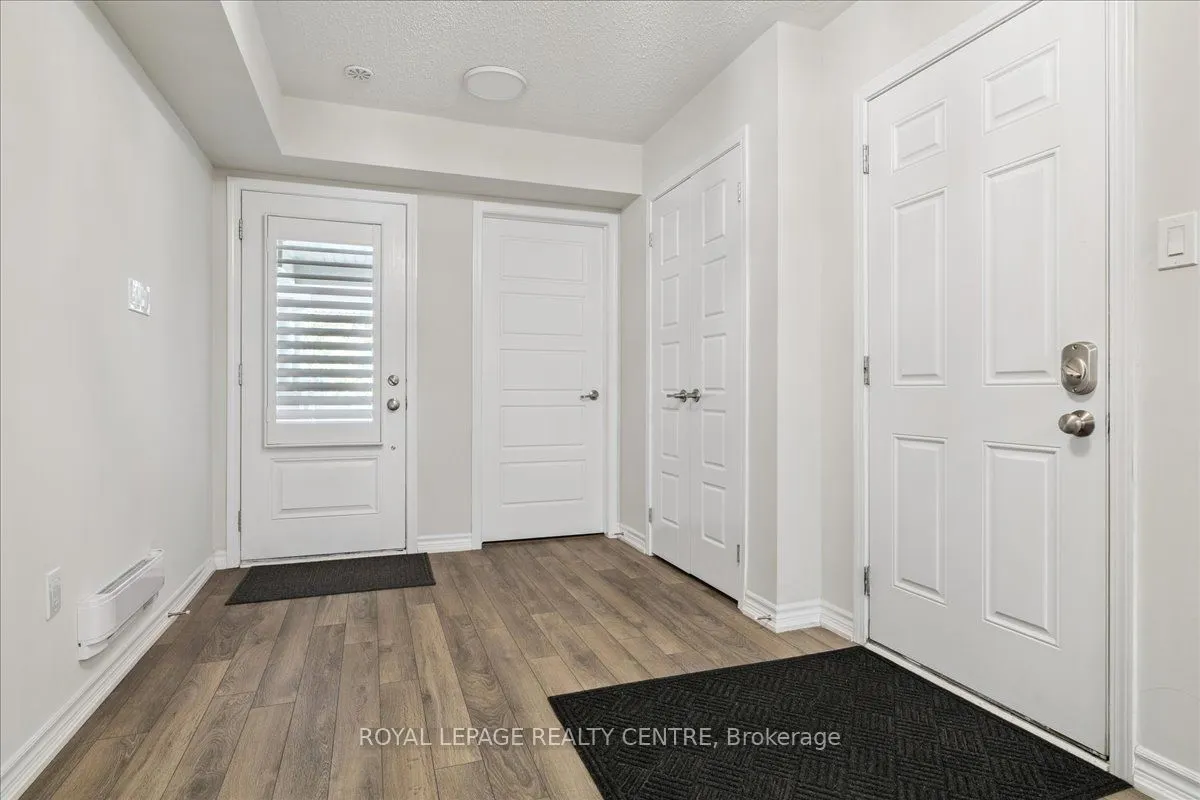 3087 Mistletoe Gardens