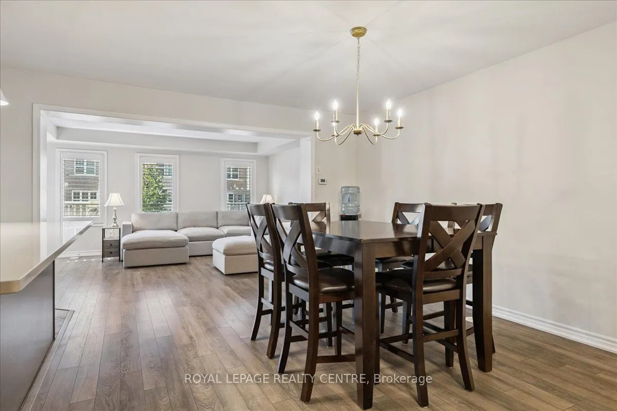 3087 Mistletoe Gardens