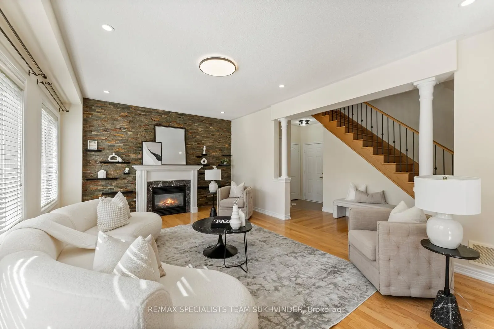 42 Arrowpoint Drive