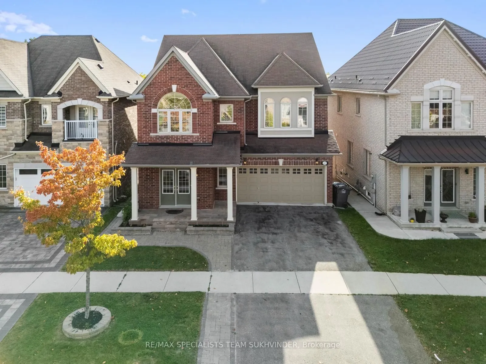 42 Arrowpoint Drive