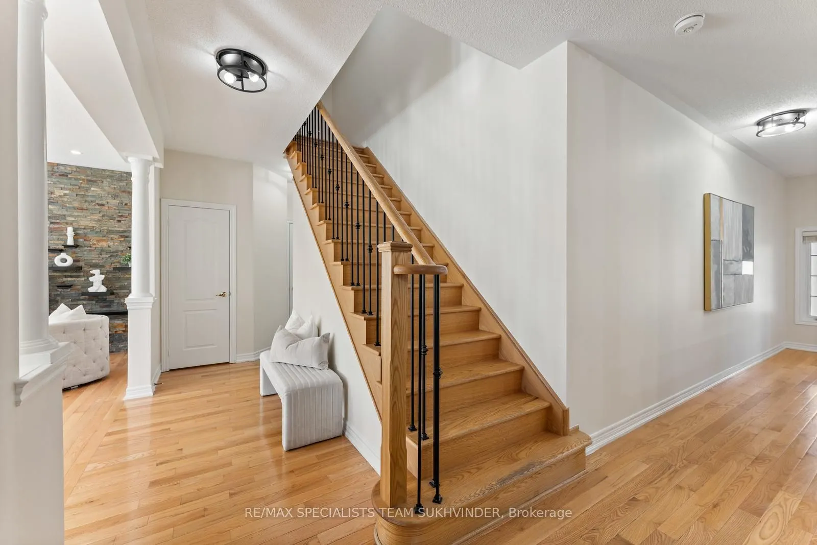 42 Arrowpoint Drive