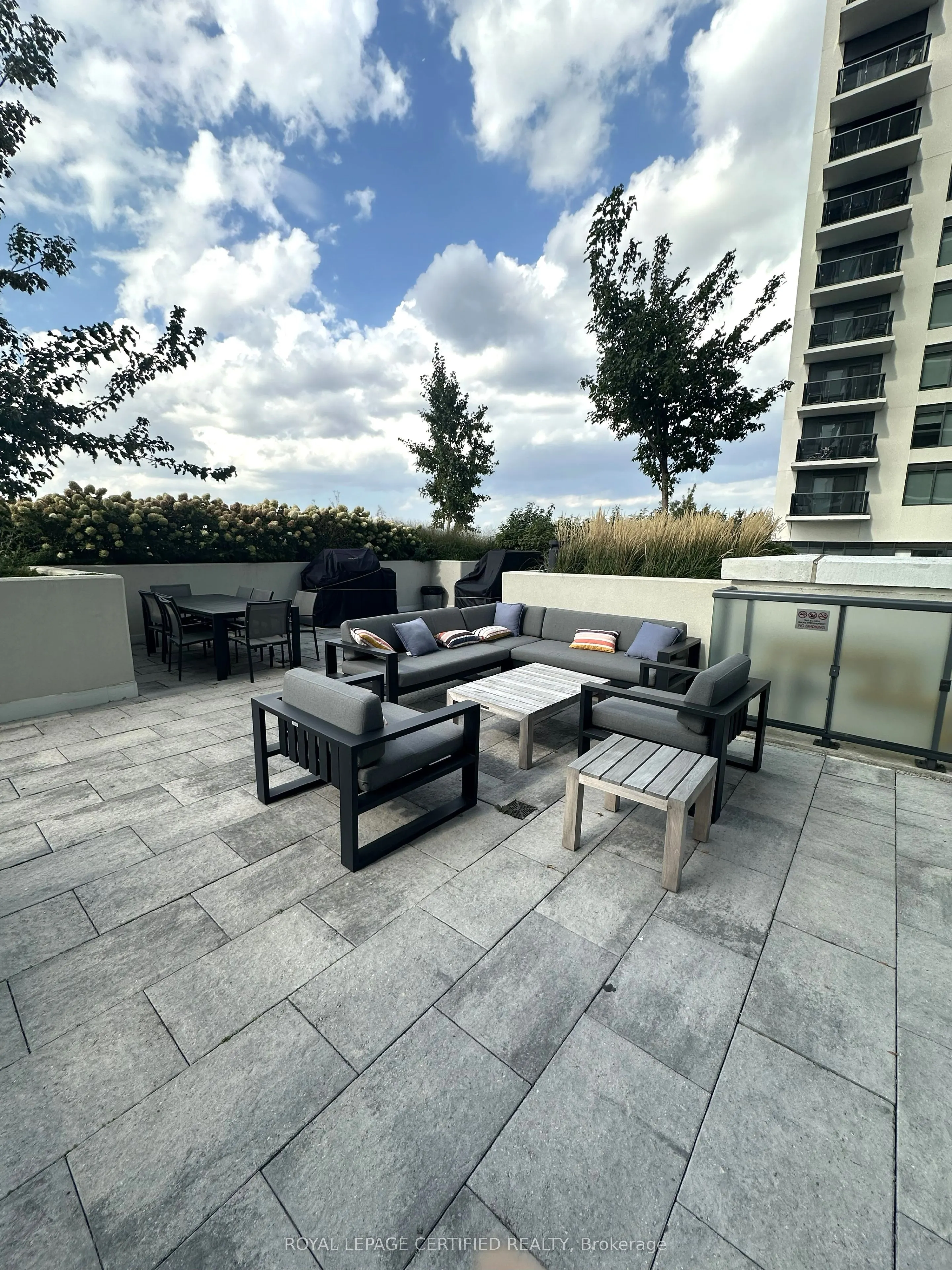 30 Samuel Wood Way, #1106