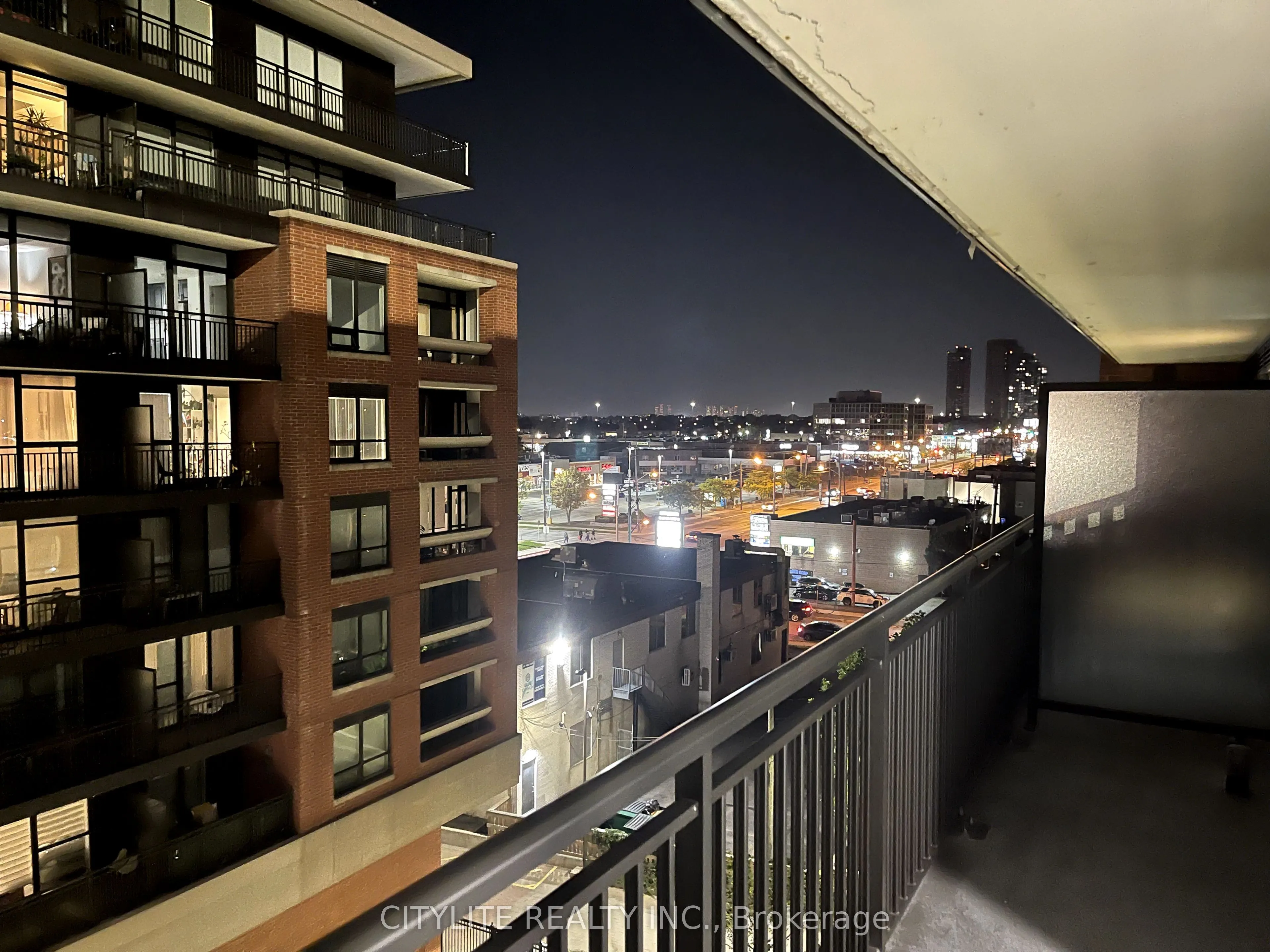 3091 Dufferin Street, #521