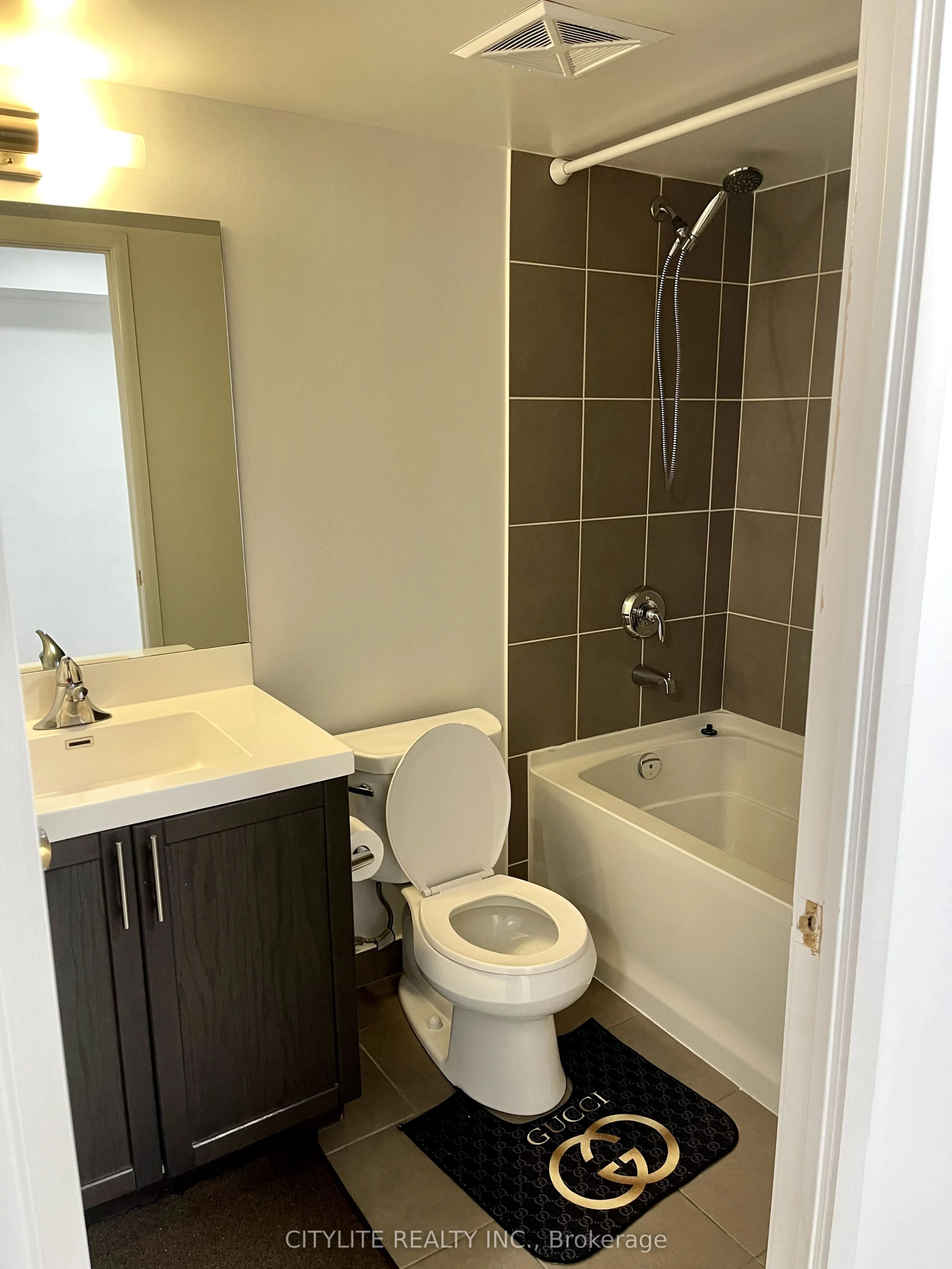 3091 Dufferin Street, #521