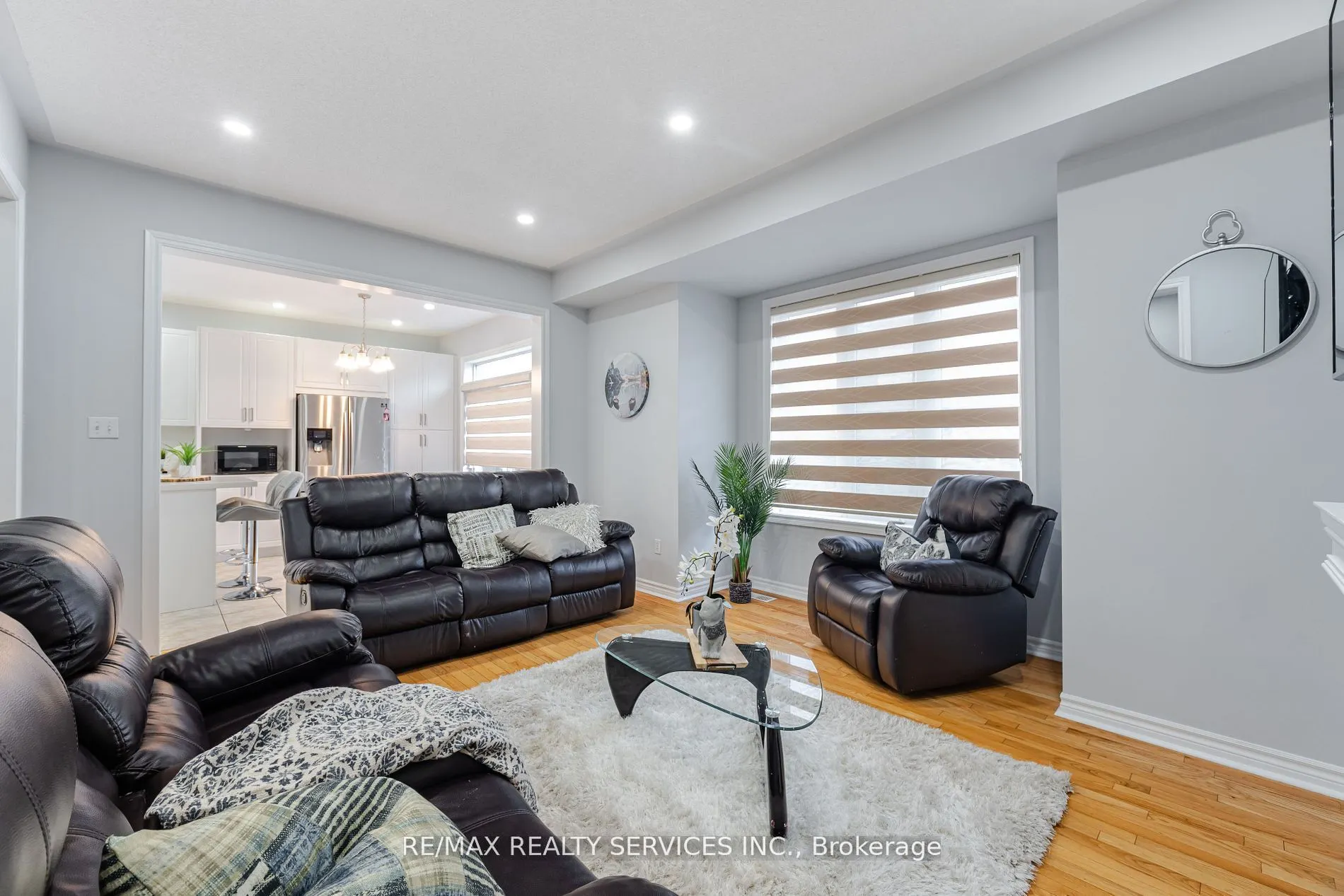 27 Hardgate Crescent