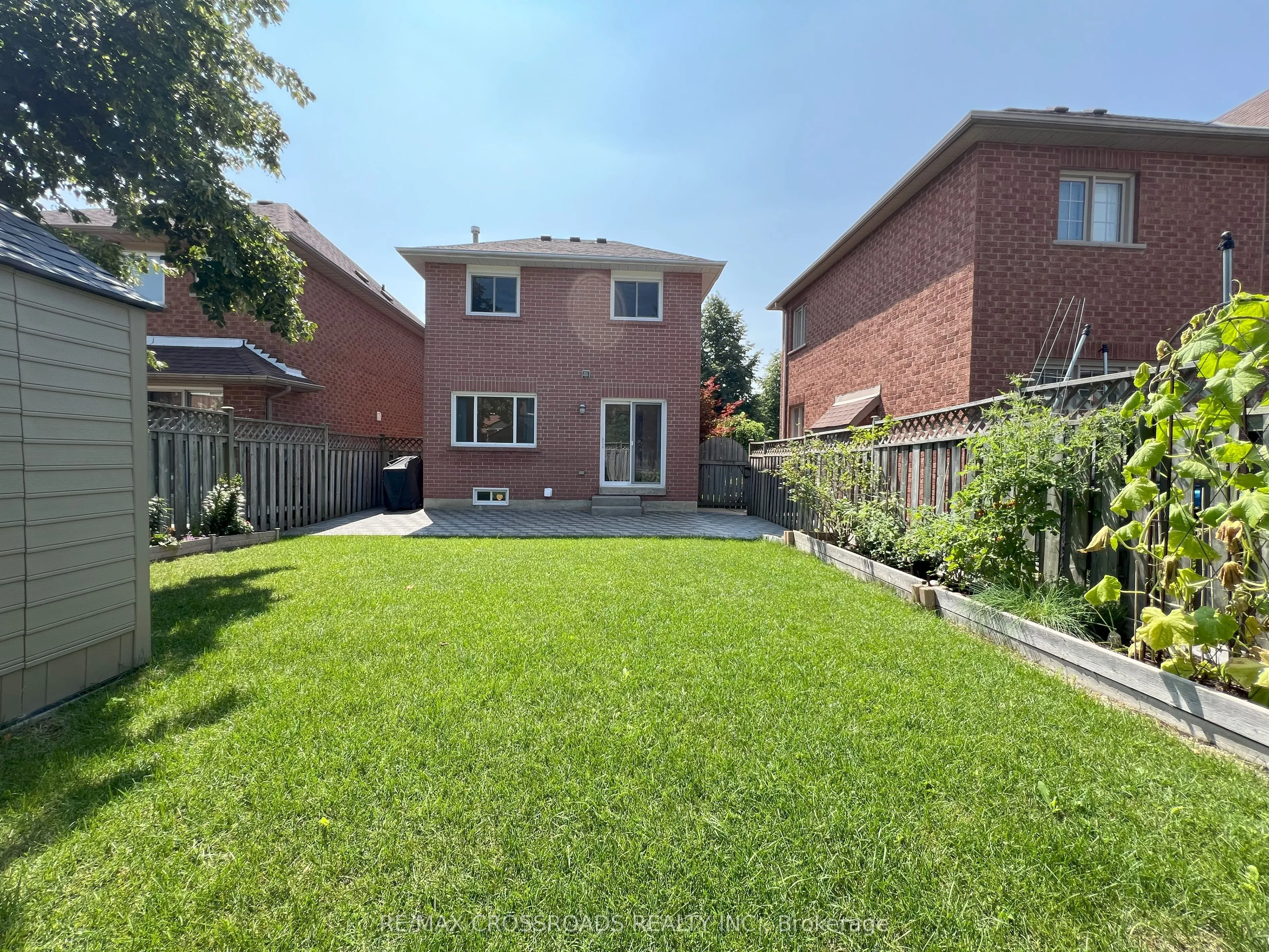 51 HOOD Crescent