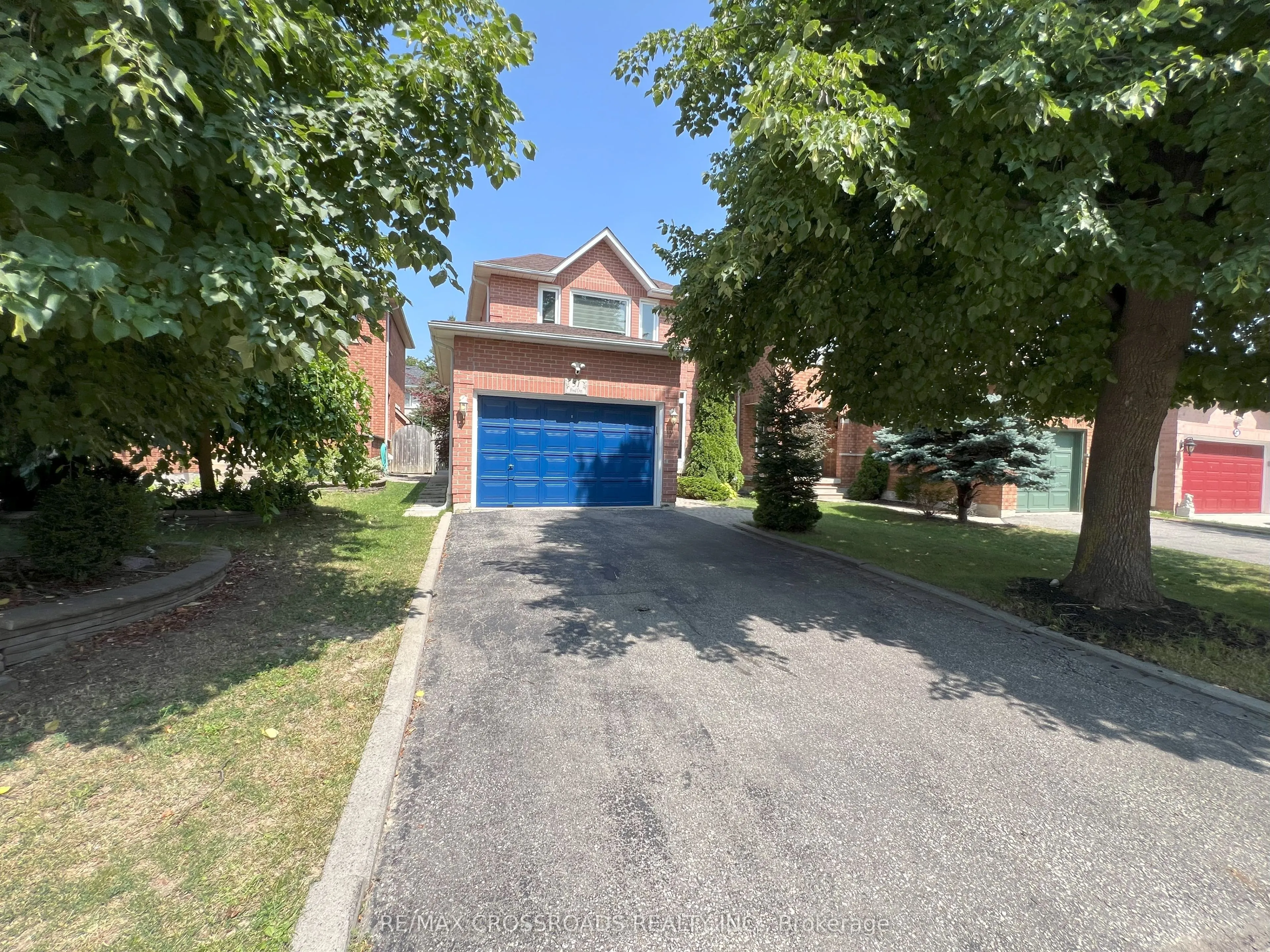 51 HOOD Crescent