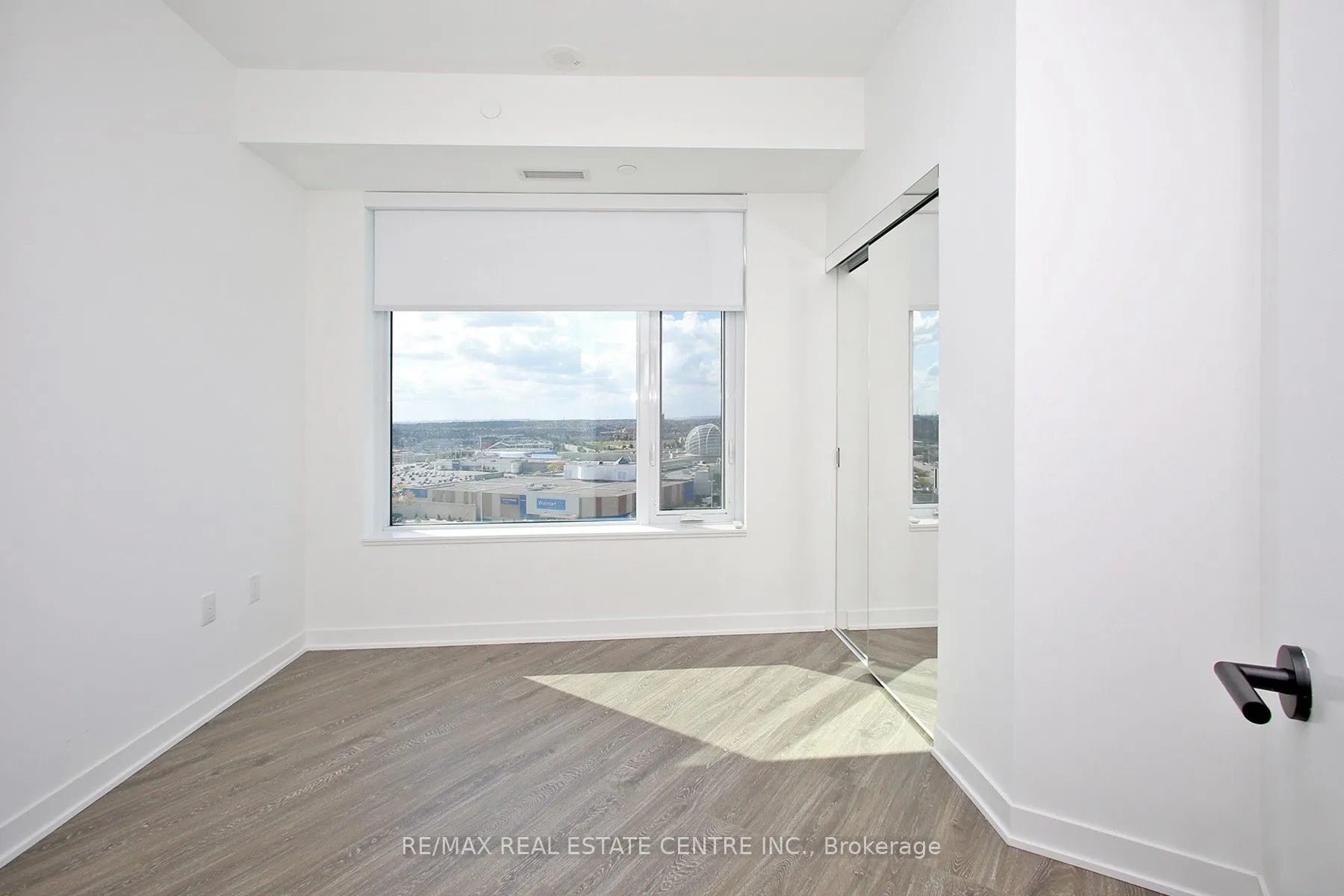 2495 Eglinton Avenue W, #1506